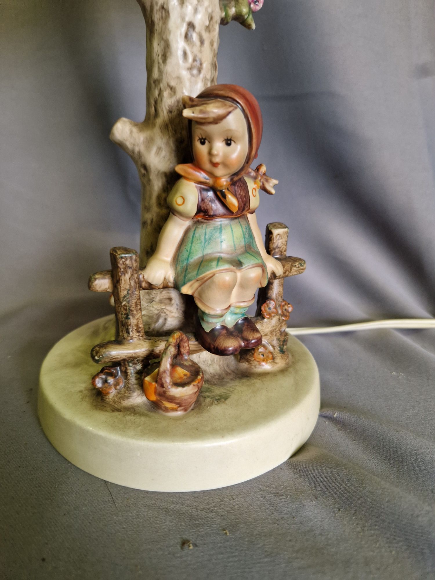 Hummel Goebel Lampje Just Resting image 3
