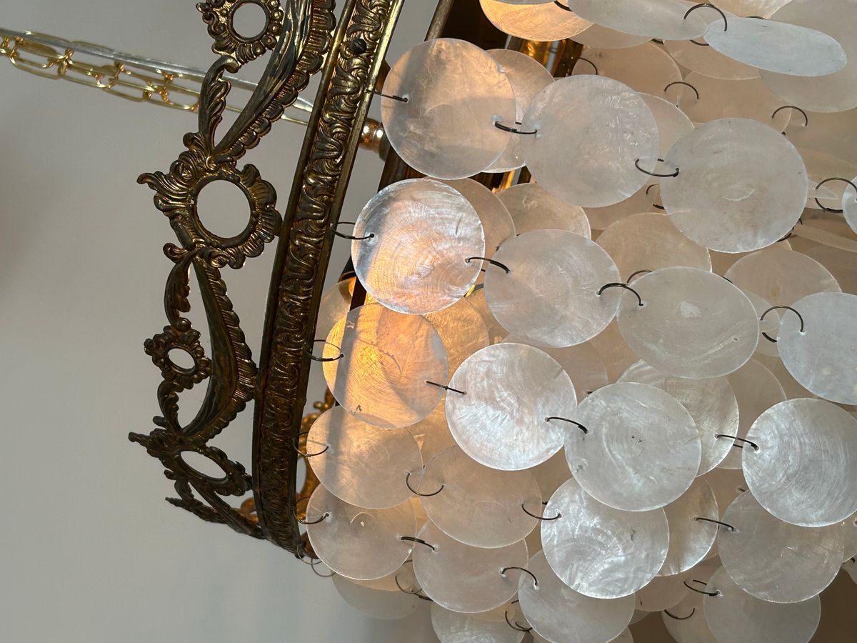 2 Beschikbaar Vintage Schelpen Hanglampen Brons Frame Vintage image 3