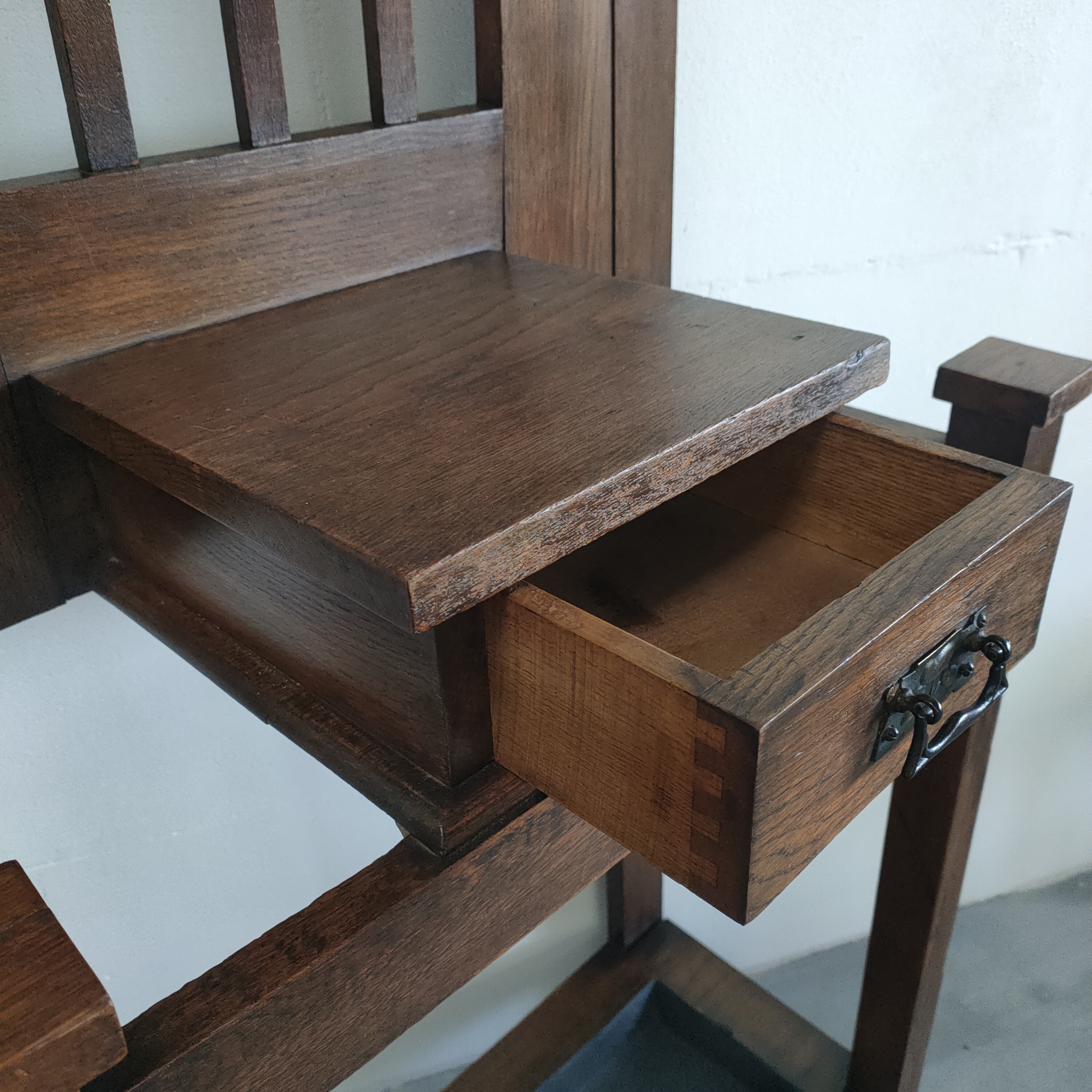 Antieke Arts & Crafts Halmeubel Kapstok (1908) image 11