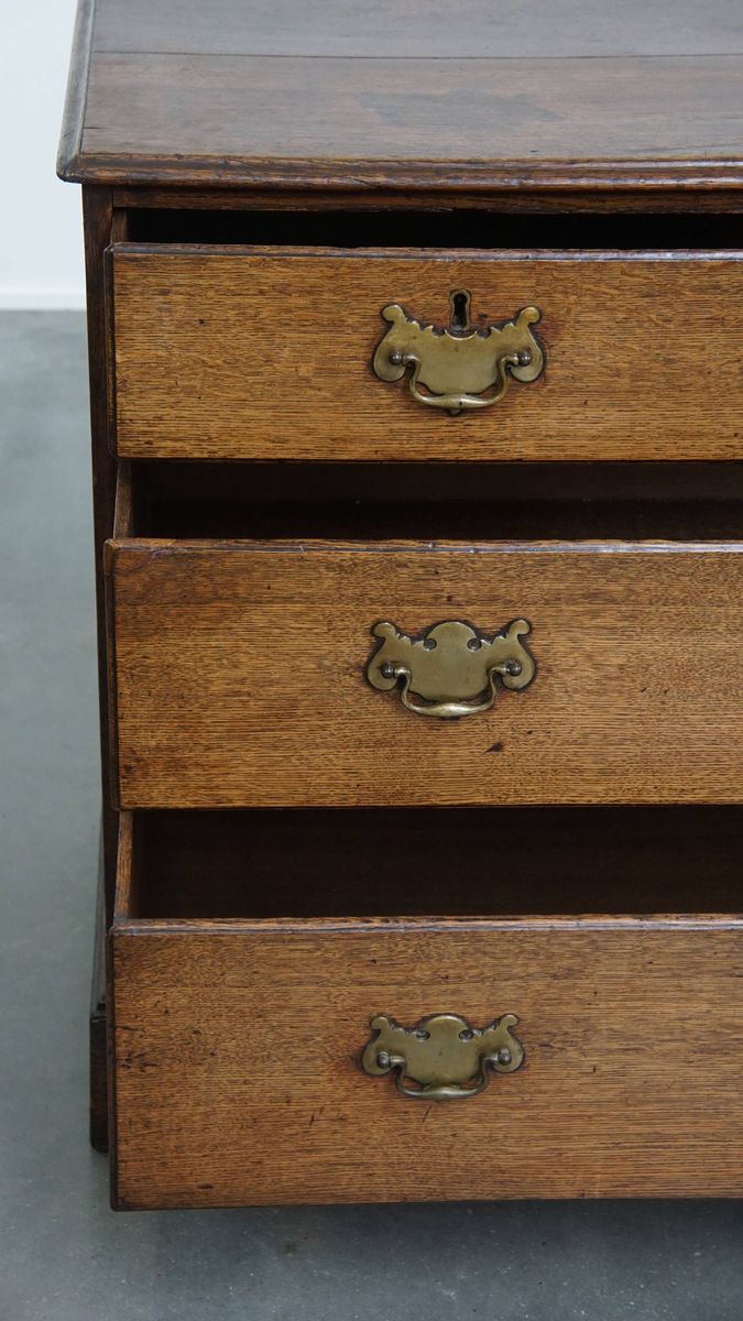 Prachtige Antieke Engelse Eikenhouten Ladekast Uit De 18e Eeuw Met Originele Details image 14
