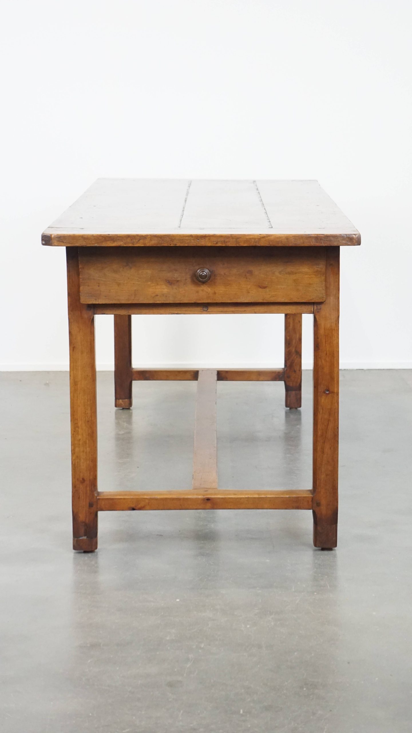 Zeer Mooie Antieke Franse Eettafel Van Vruchtenbomen Hout Met 3 Lades Uit Eind 18e Eeuw image 7