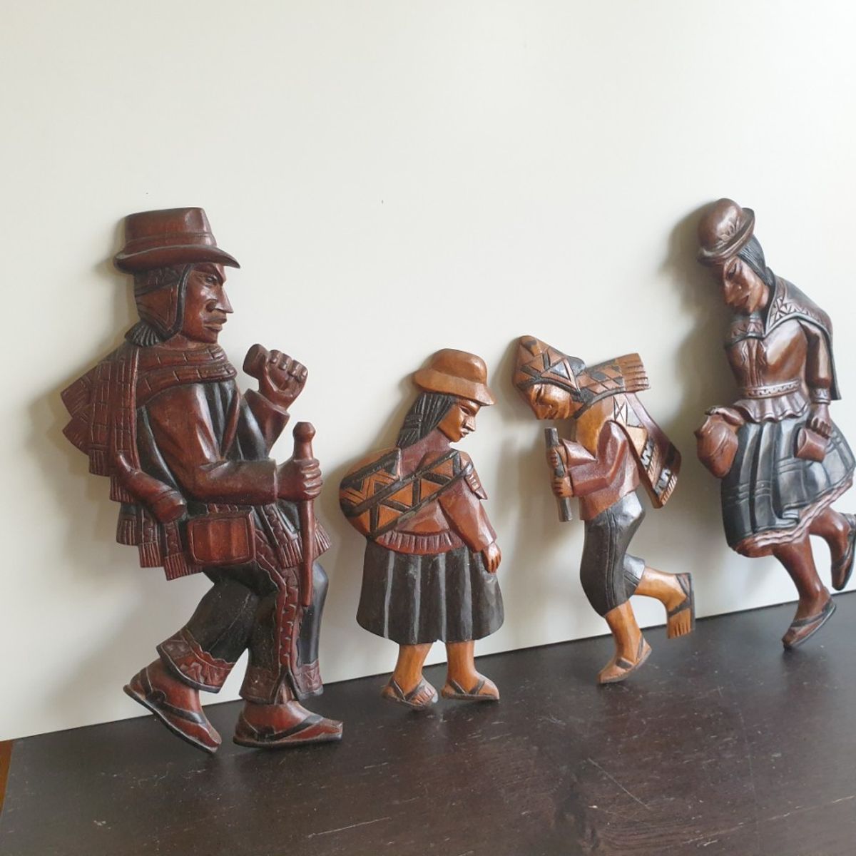 Peruaans Gezin Vintage Houtsnijwerk Muurhangers image 5