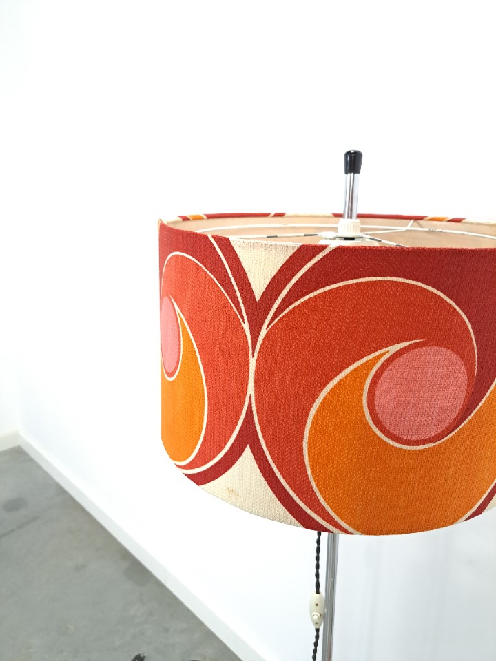 Jaren 70 Vloerlamp Met Gekleurde Kap En Fineer Voet image 10
