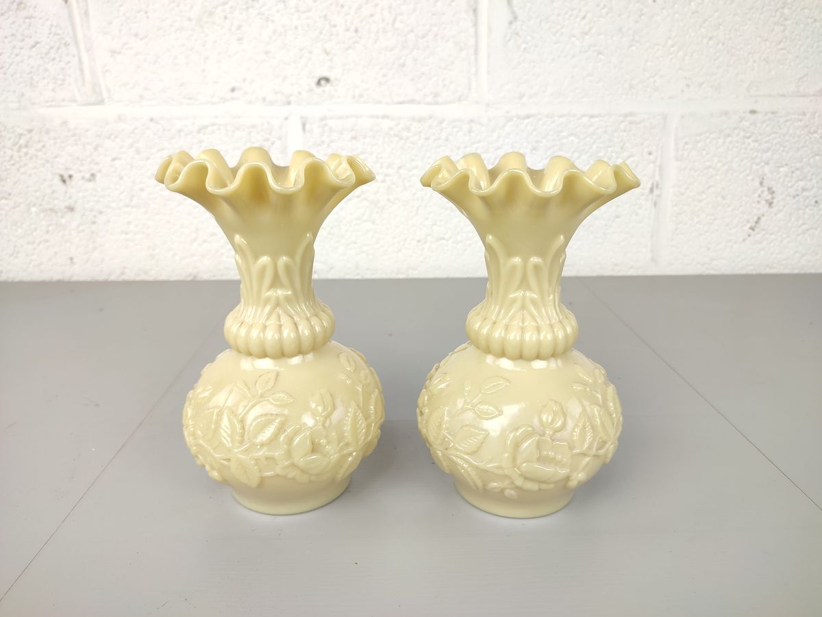 Duo Antieke Beige Opaline Vazen image 5
