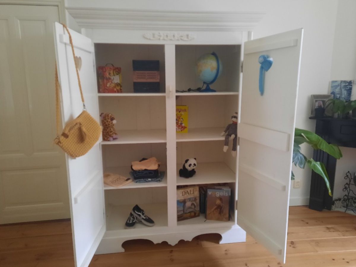 Witte Grote Houten Kast. Opsetims Demi-kast image 15
