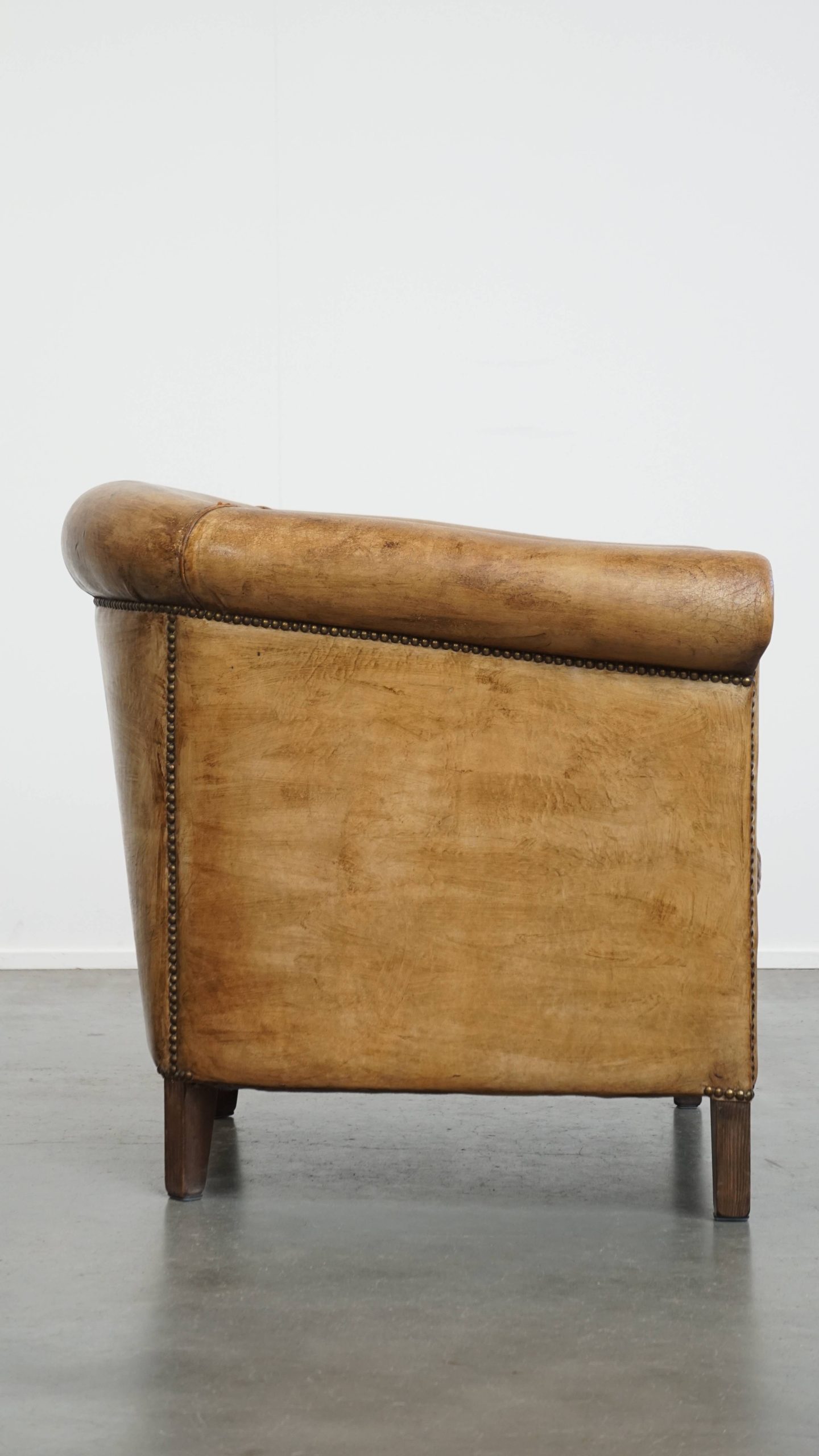 Tijdloze En Stijlvolle Schapenleren Clubfauteuil Met Prachtige Kleuren En Goed Zitcomfort image 7