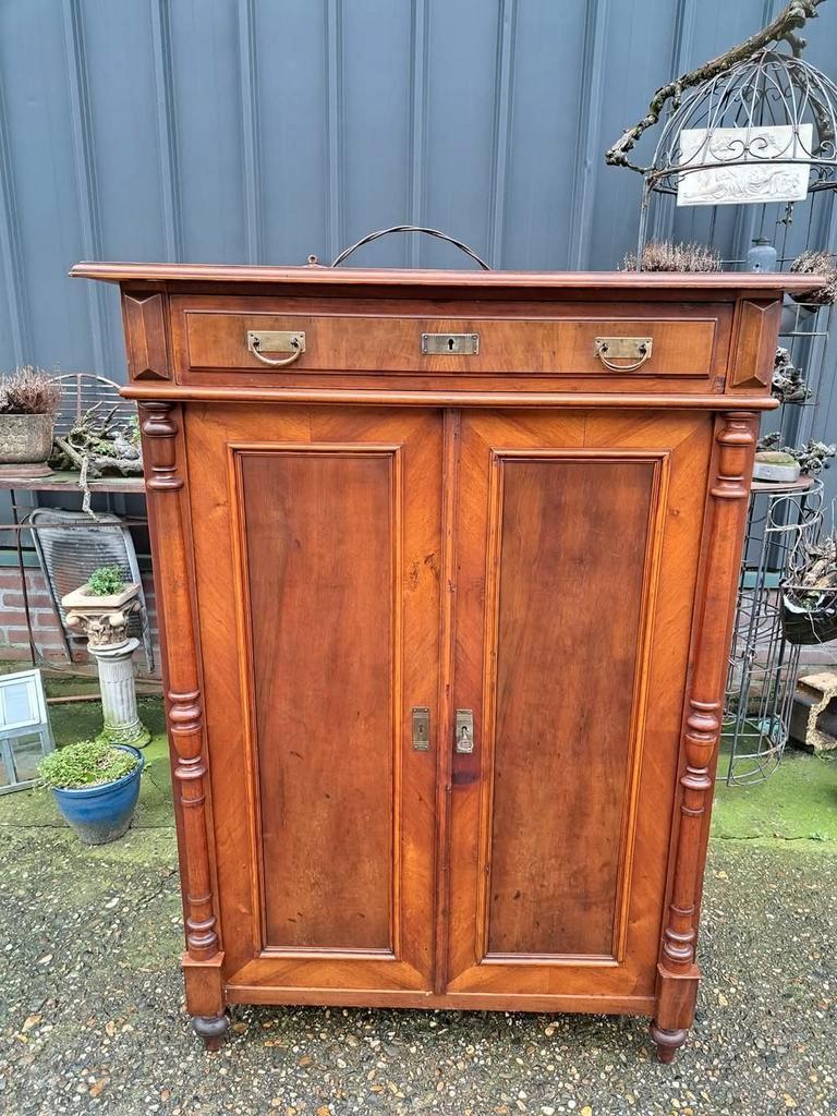 Antieke Vertico, Meidenkast Afm. 100x48cm En 137/171cm Hoog. image 2
