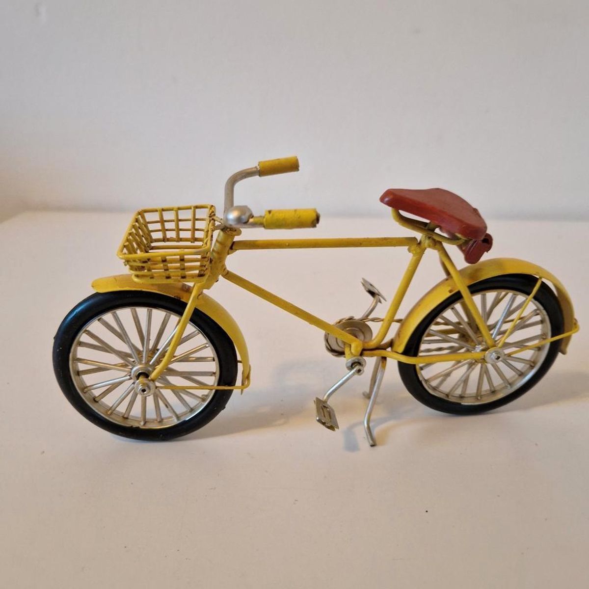 Miniatuur Fiets Beeldje Gele Fiets image 3