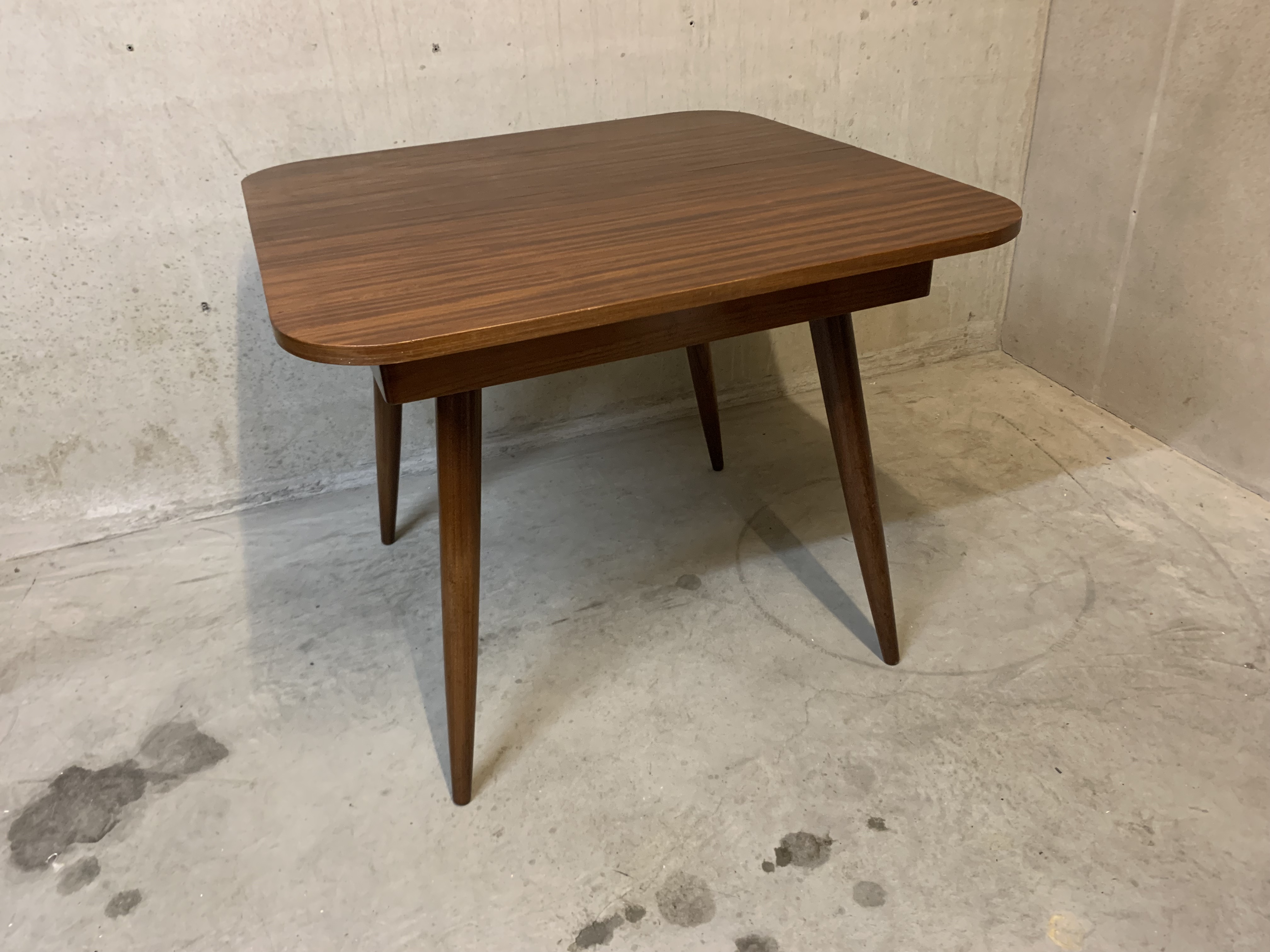 Louis Van Teeffelen Uittrekbare Eettafel Voor Webe image 8