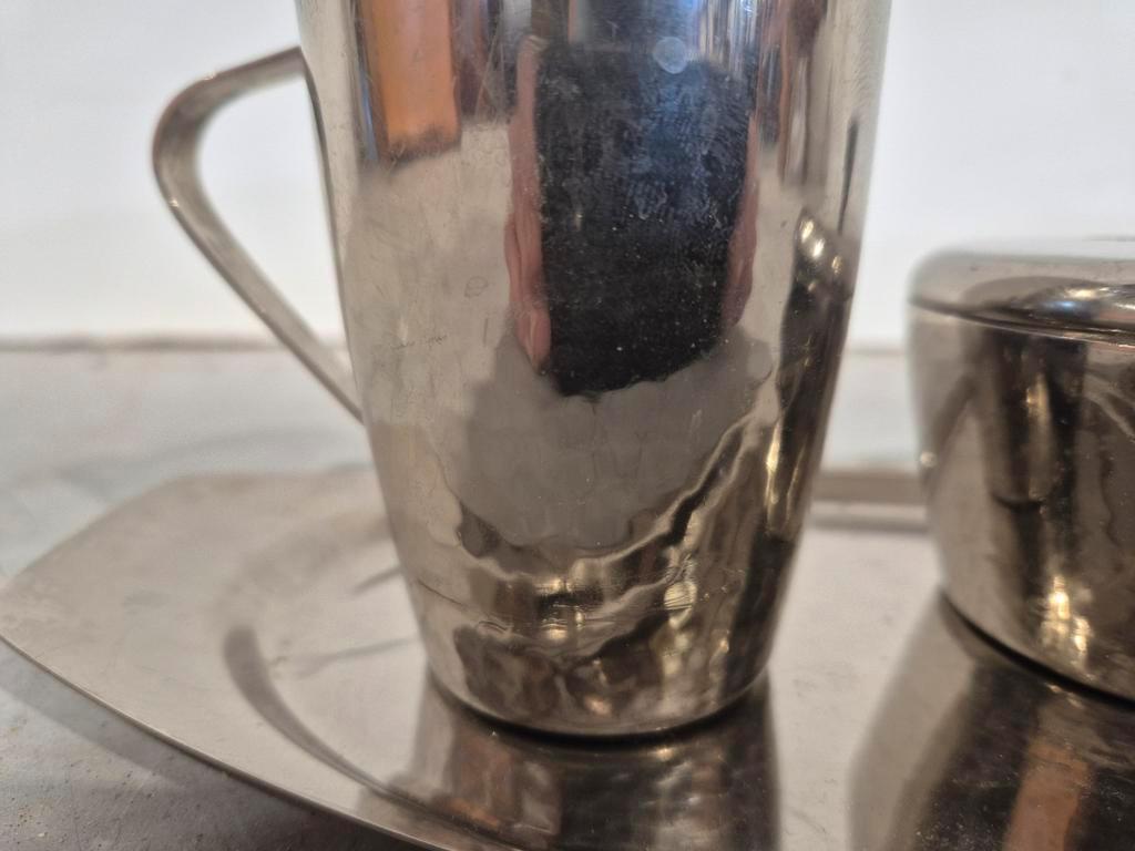 Gehamerd Melk En Suiker Setje Op Dienblad image 3