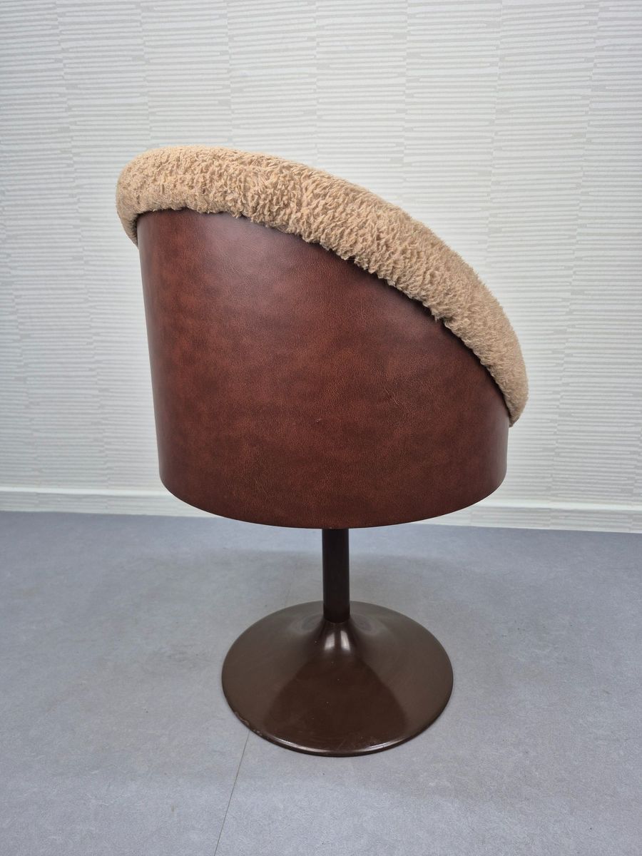 Krukje Met Lage Rugleuning. Vintage Stoeltje Tulp Model. image 10