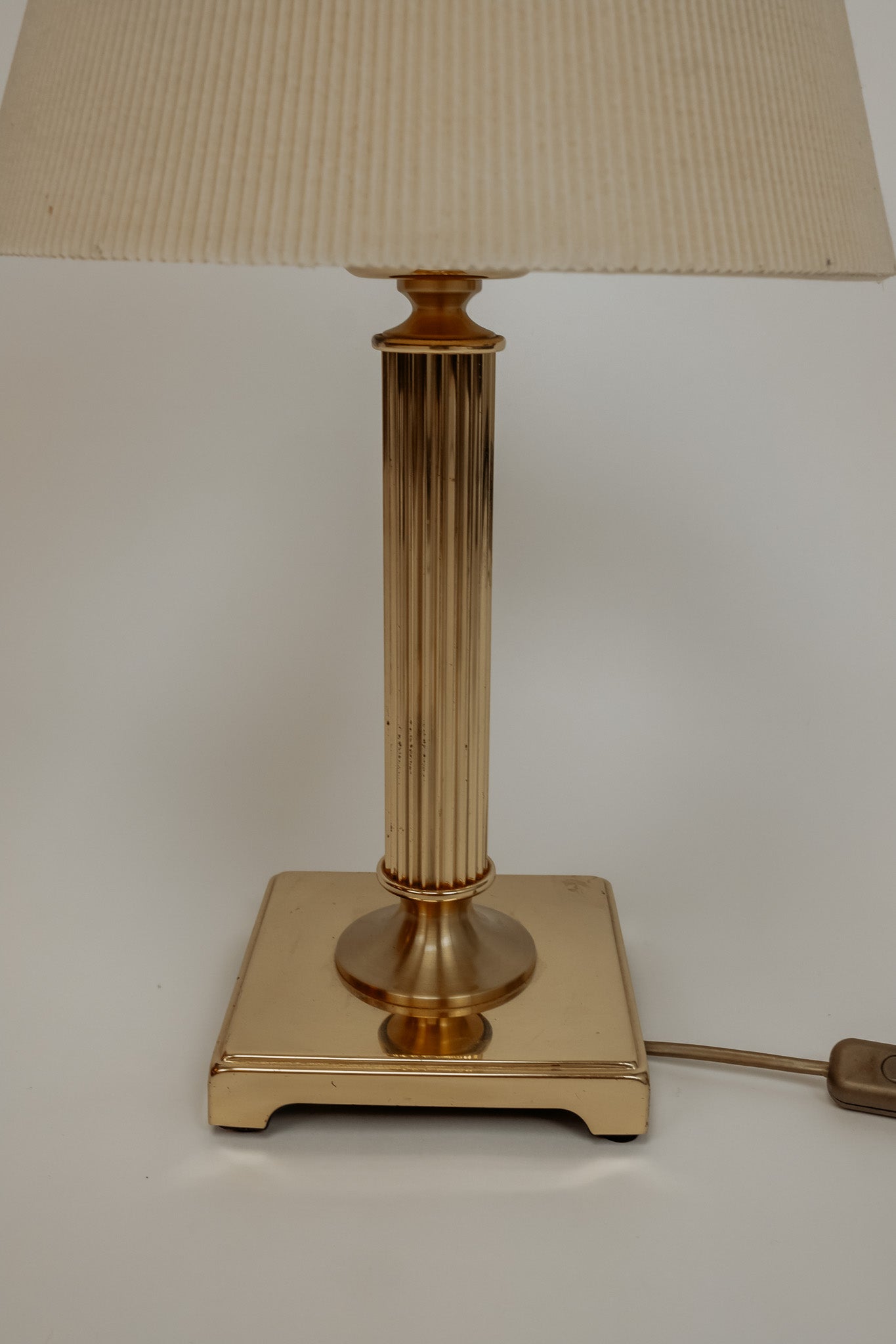 Messing Vintage Tafellamp Met Crèmekleurige Plisse Kap image 4