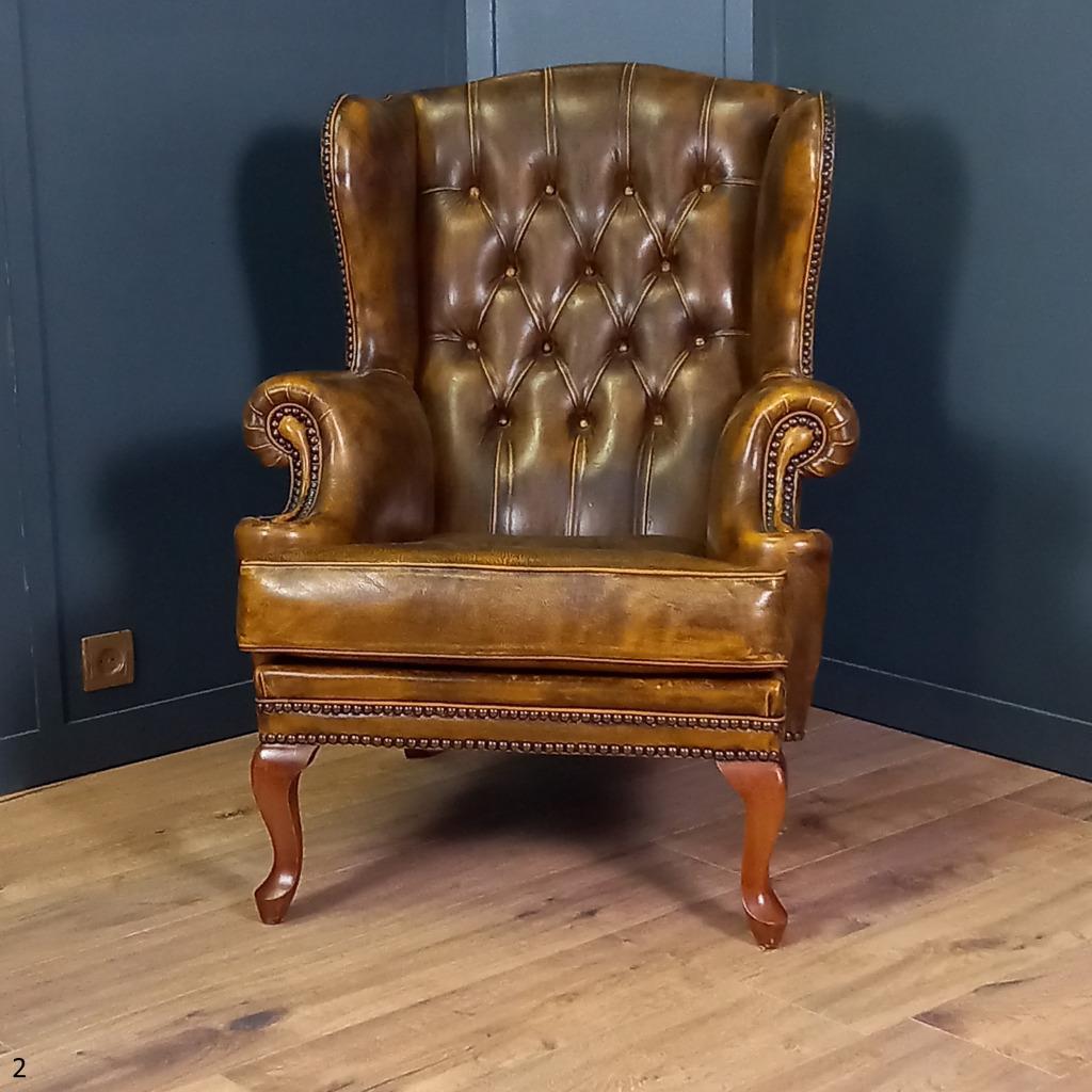 Cognackleurige Chesterfield Wingback Fauteuil (2x) image 12