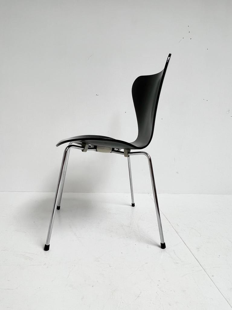 Set Van 2 Model 3107 Stoelen Van Arne Jacobsen, 1990's image 5