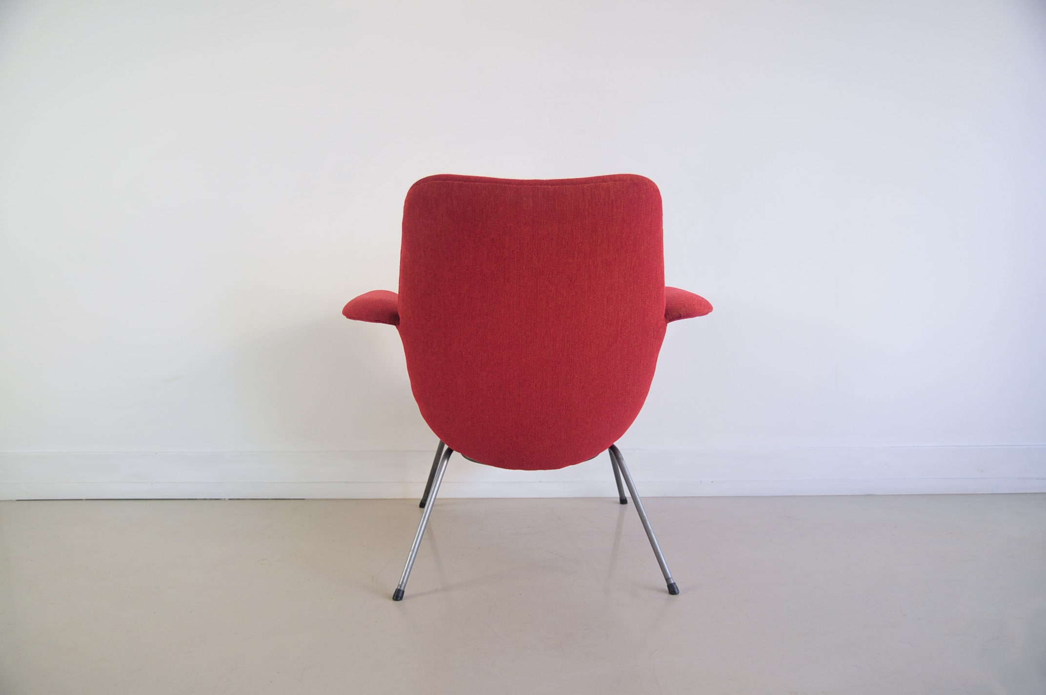 Rode Fauteuil Metalen Poten image 7