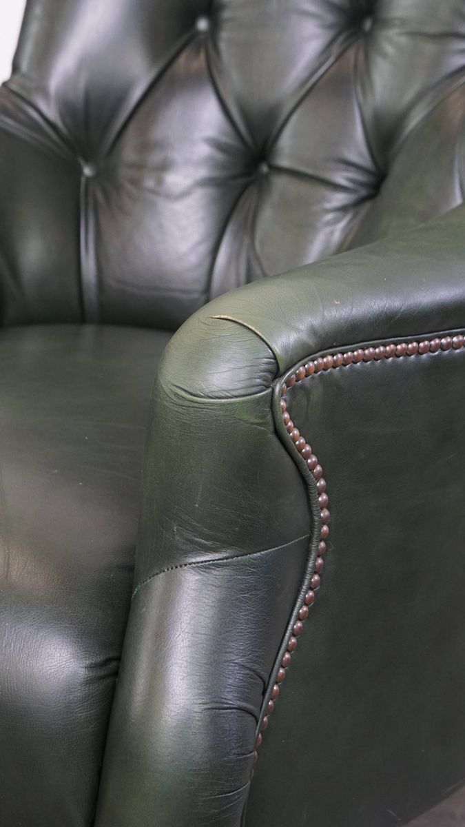 Zeer Charmante Set Van 2 Groene Rundleren Chesterfield Fauteuils In Engelse Stijl image 10
