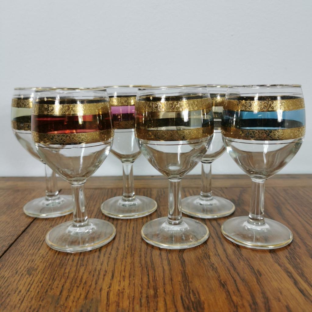 Vintage wijnglazen met reliëf - Gekleurd - 300 ml - Set van 4 - Loodvrij glas Vintage wijnglazen met reliëf - Gekleurd - 300 ml - Set van 4 - Loodvrij glas