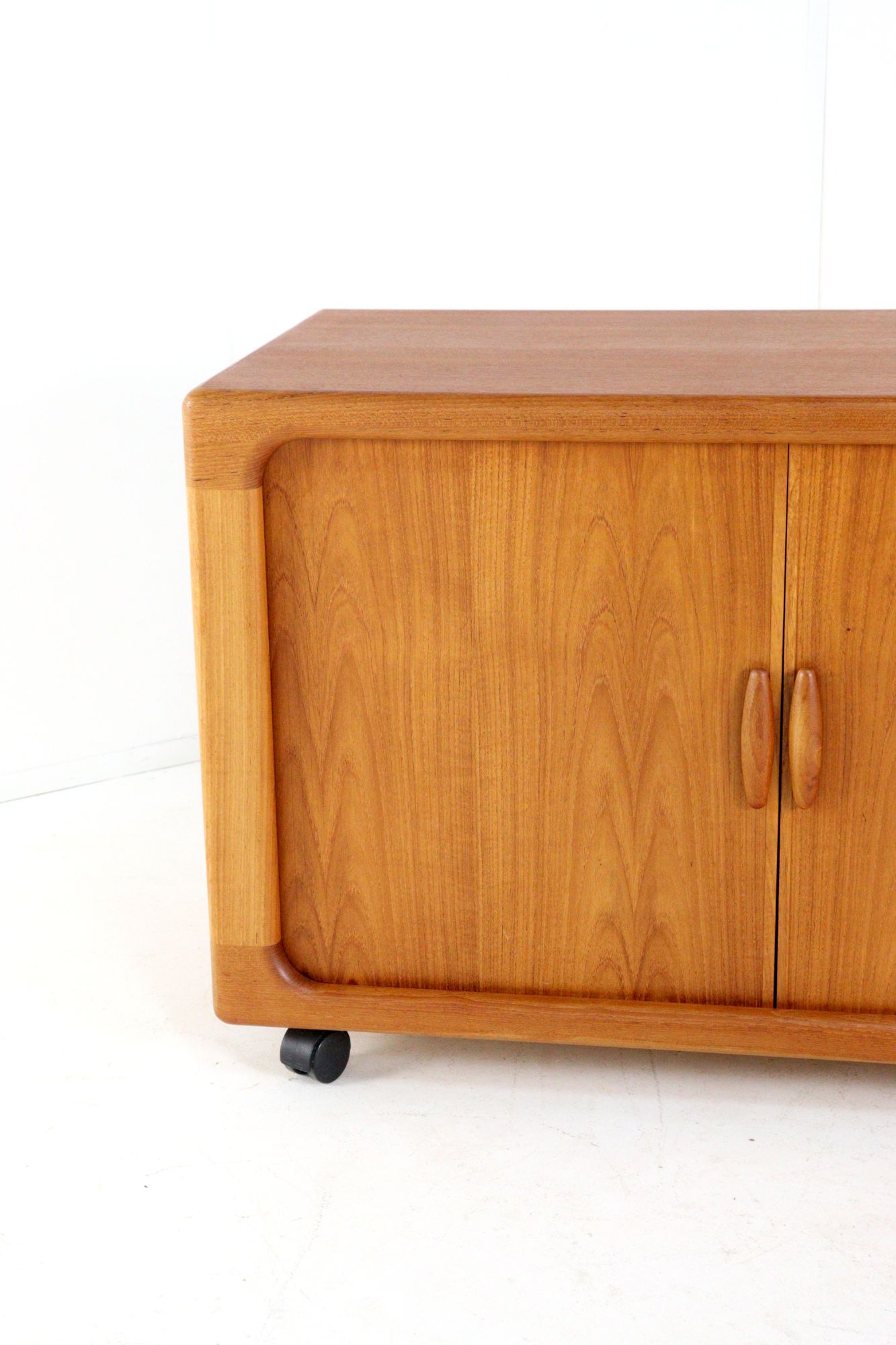 dyrlund Audio / Tv Meubel 'bandholm' Vintage Teak image 11