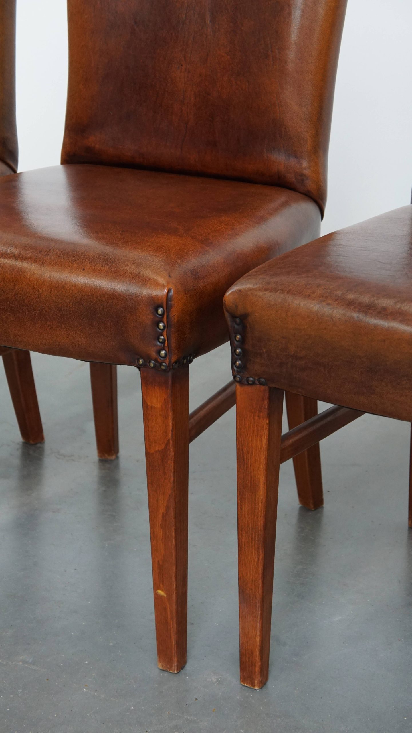 Tijdloze Set Van 4 Statige Comfortabele Eetkamerstoelen Van Schapenleer image 11