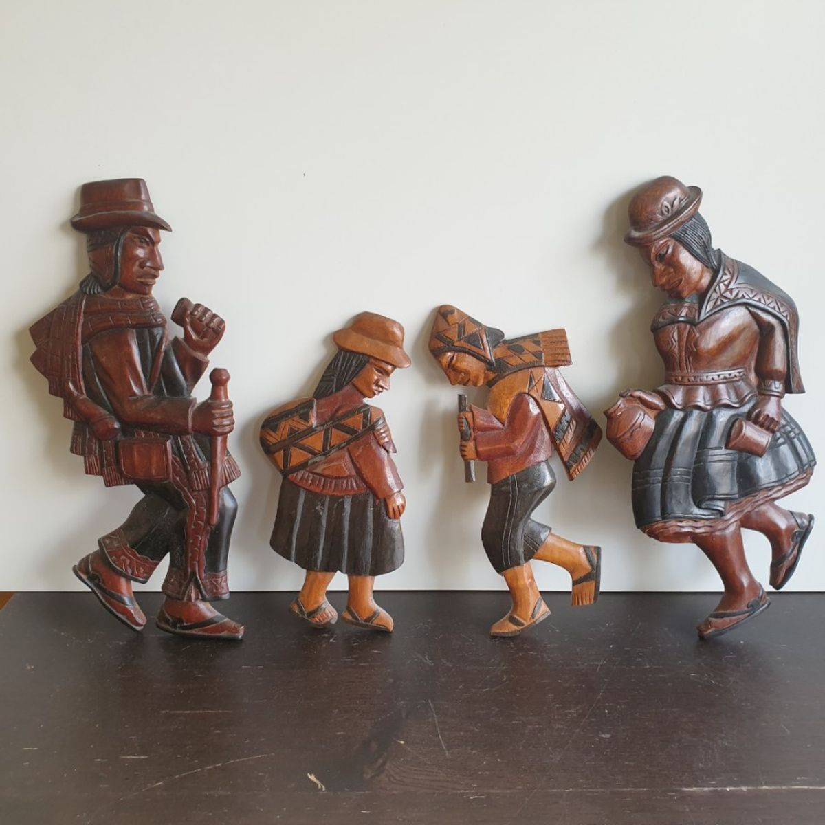 Peruaans Gezin Vintage Houtsnijwerk Muurhangers image 7