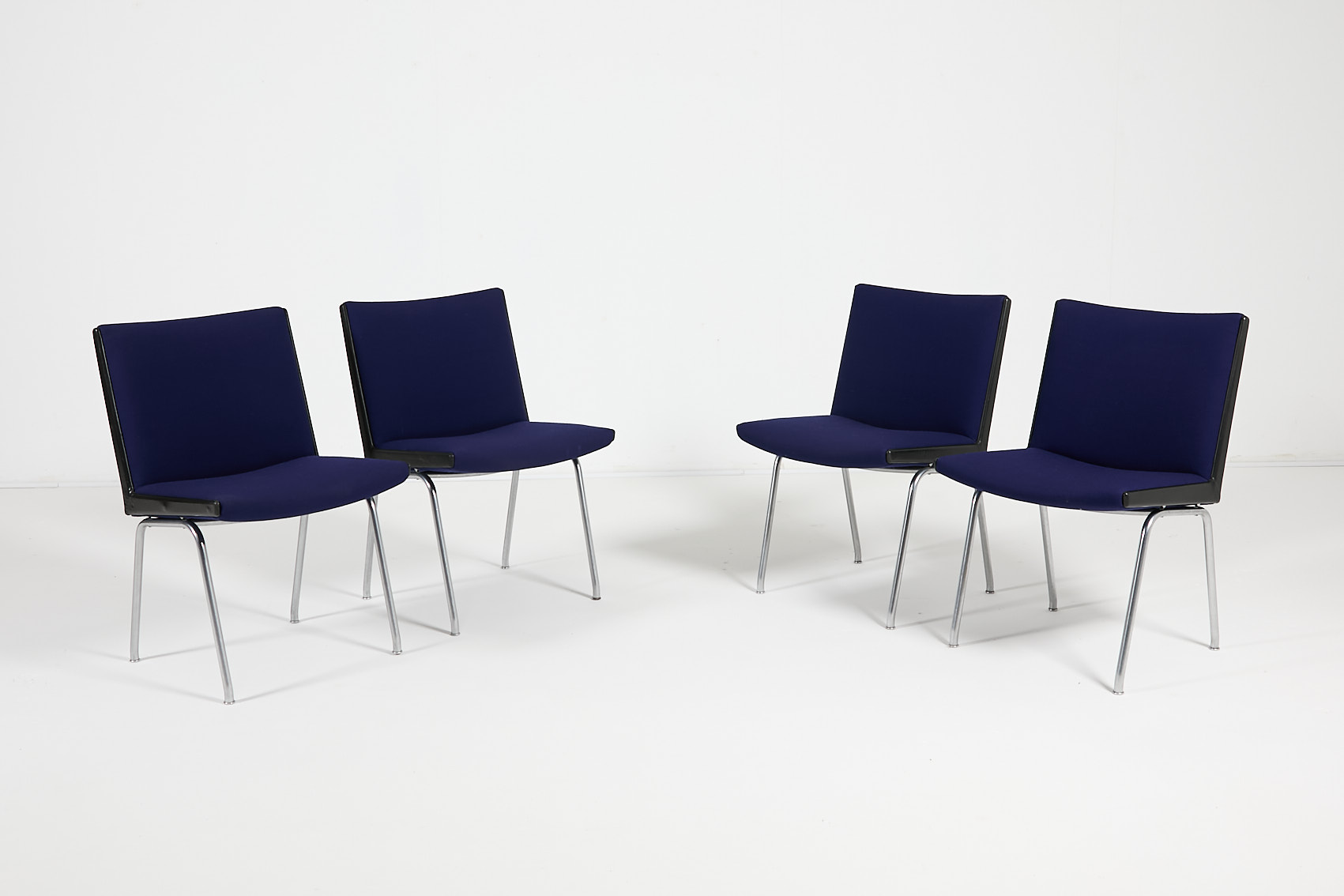 Set Of 4 Danish Modern ‘airport’ Chairs By Hans J. Wegner image 2