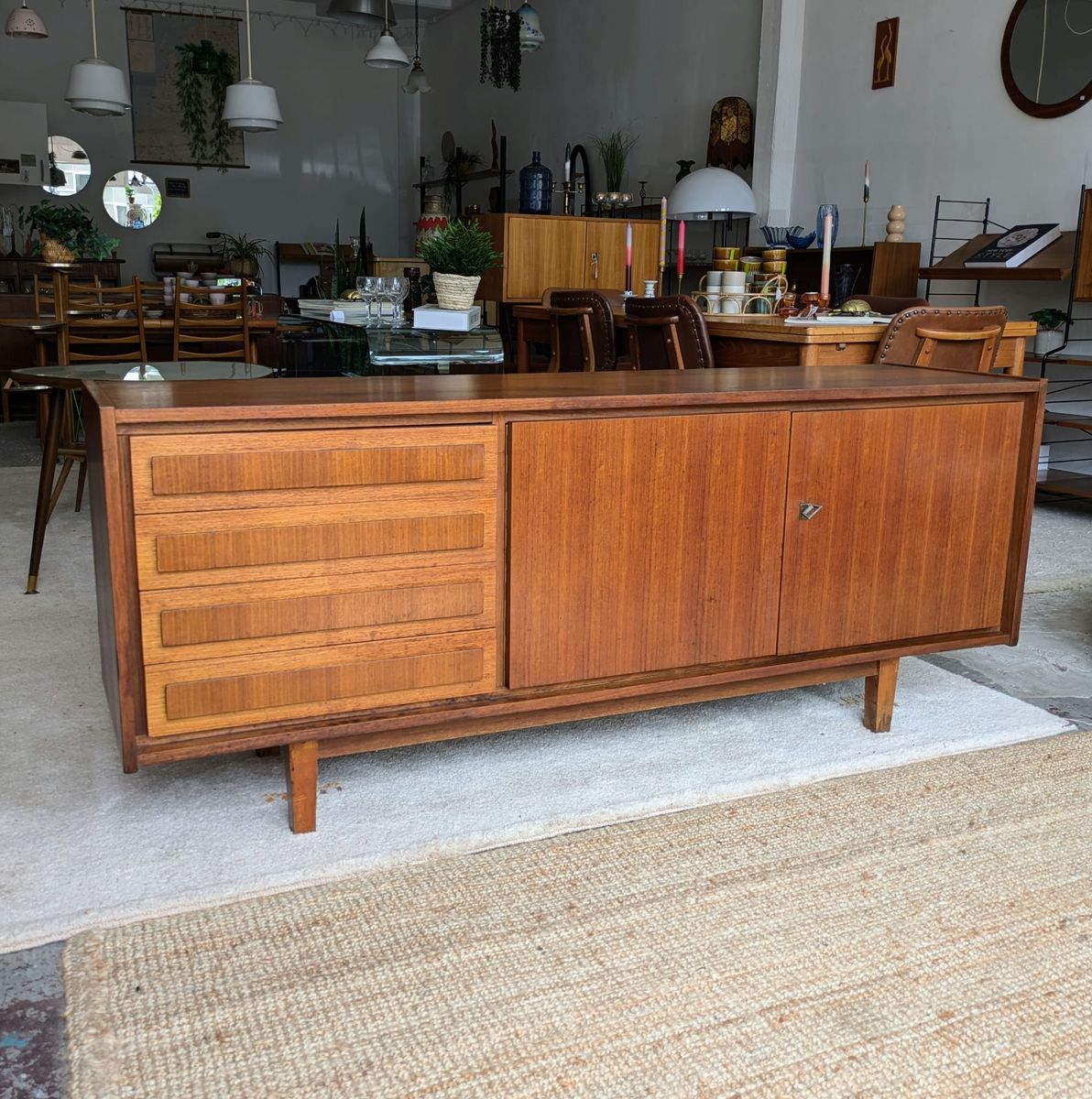 Vintage, Jaren '60 Sideboard/dressoir image 11