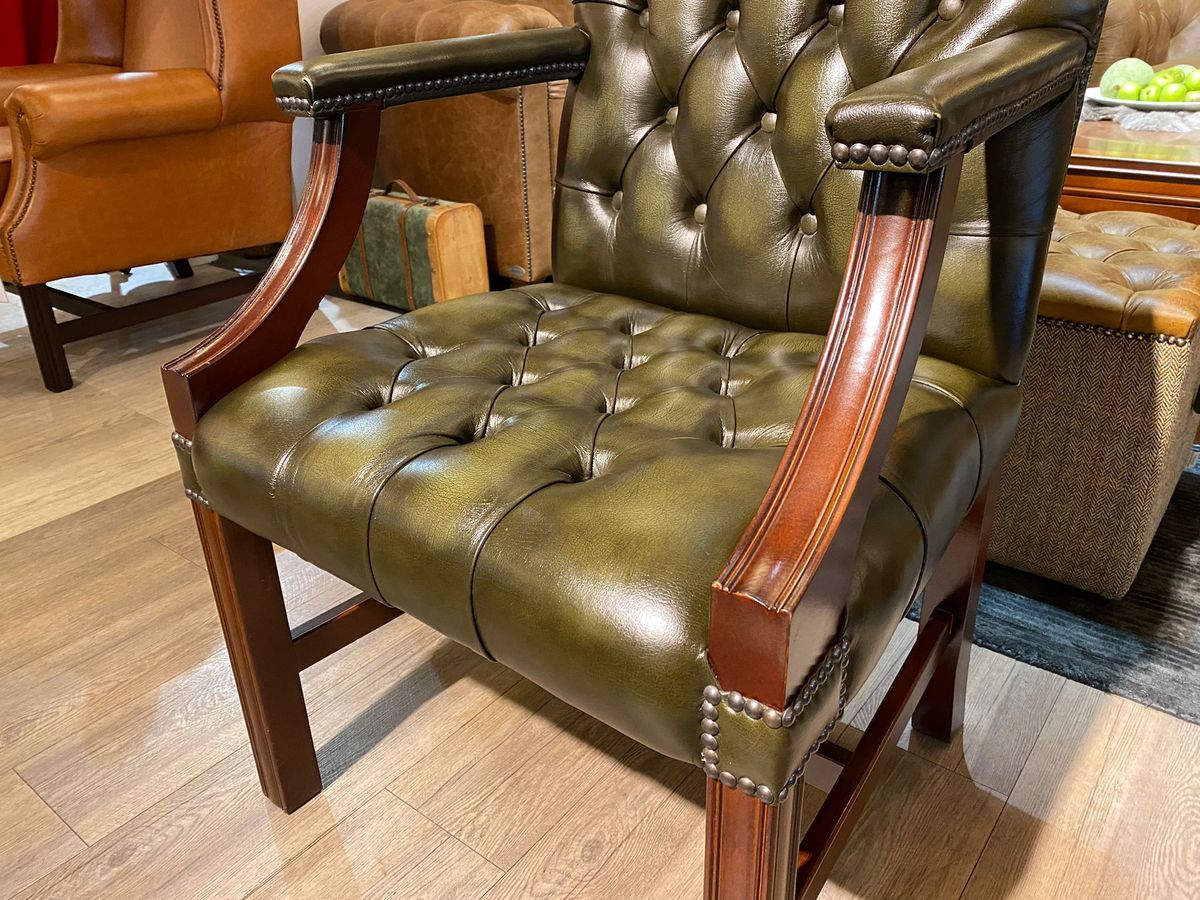 2 X Engelse Chesterfield Fauteuils/stoelen In Nieuwstaat Antiek Groen image 2