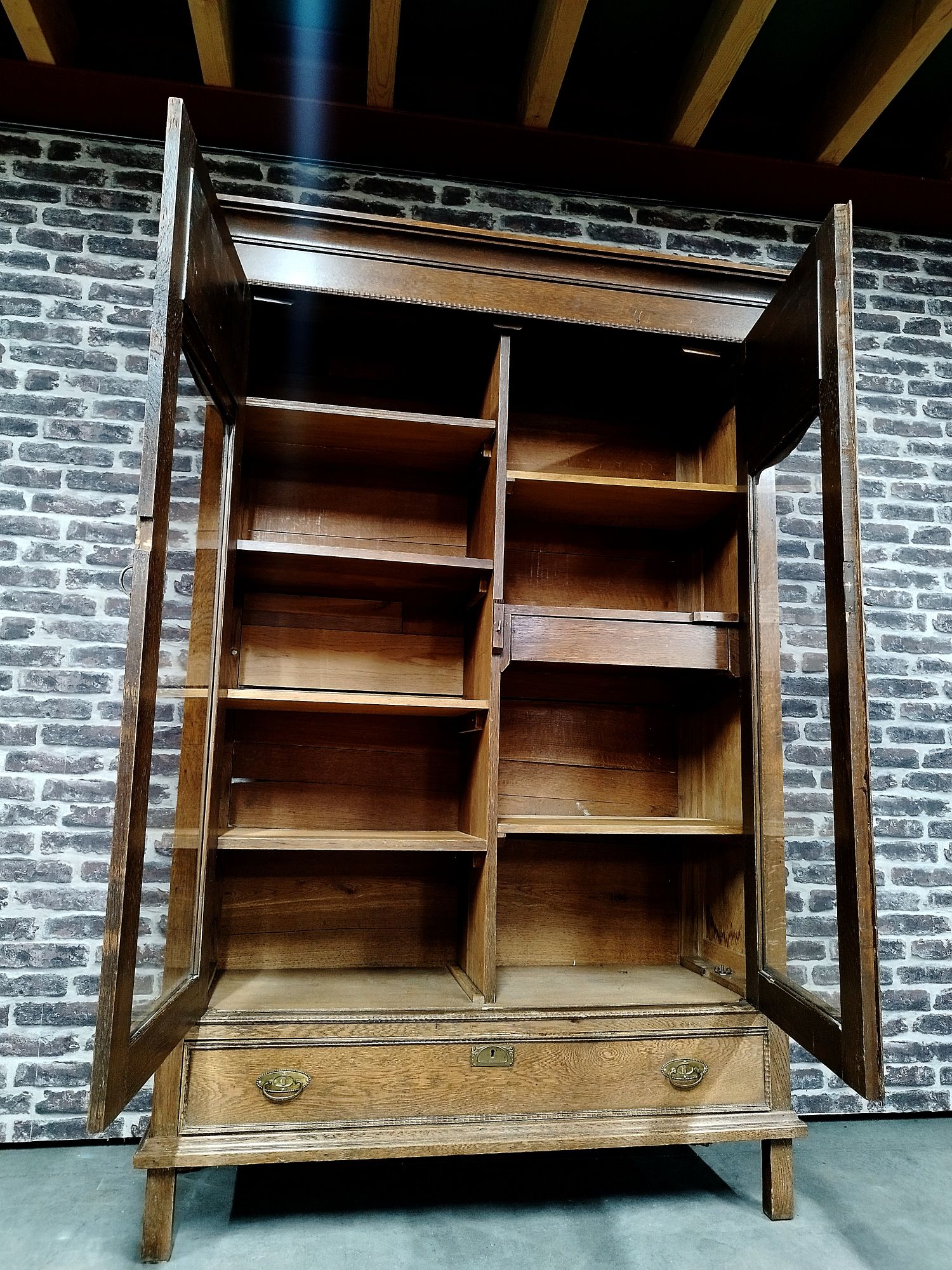 Oude Vitrinekast / Buffetkast / Servieskast image 7