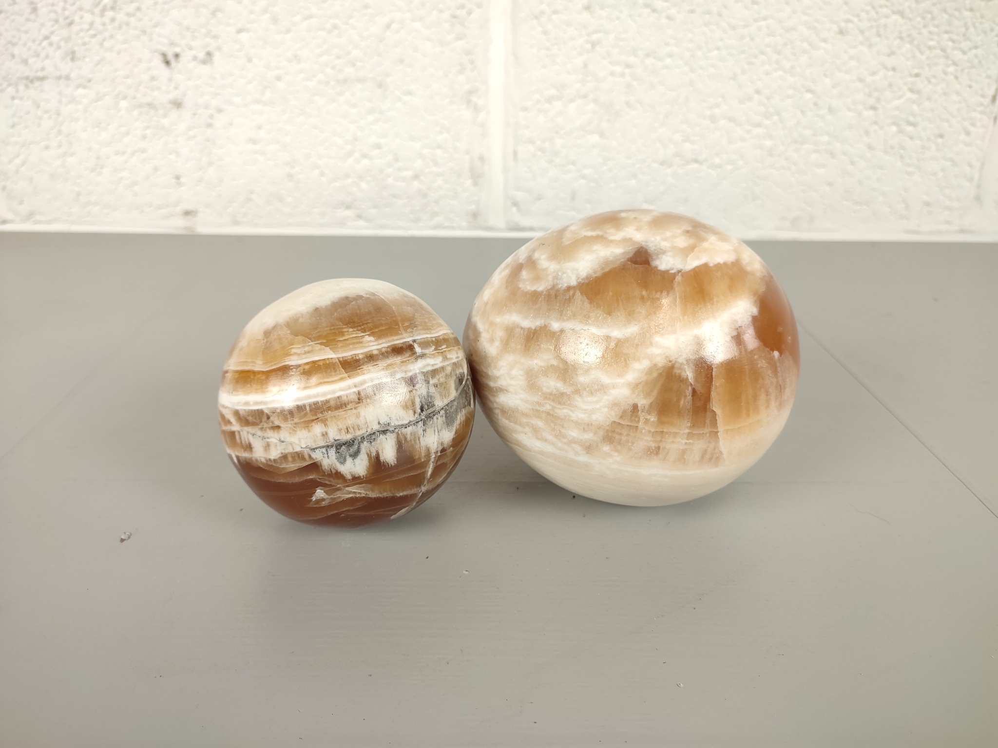 Duo Stenen Bollen (Calciet?) image 6