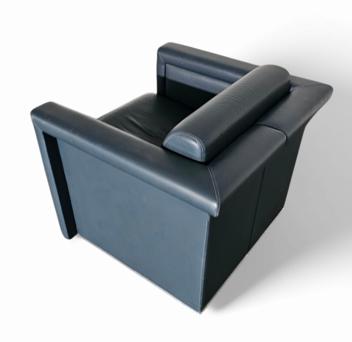 Pair / Trix And Robert Haussmann / Leather Chairs By Knoll image 13