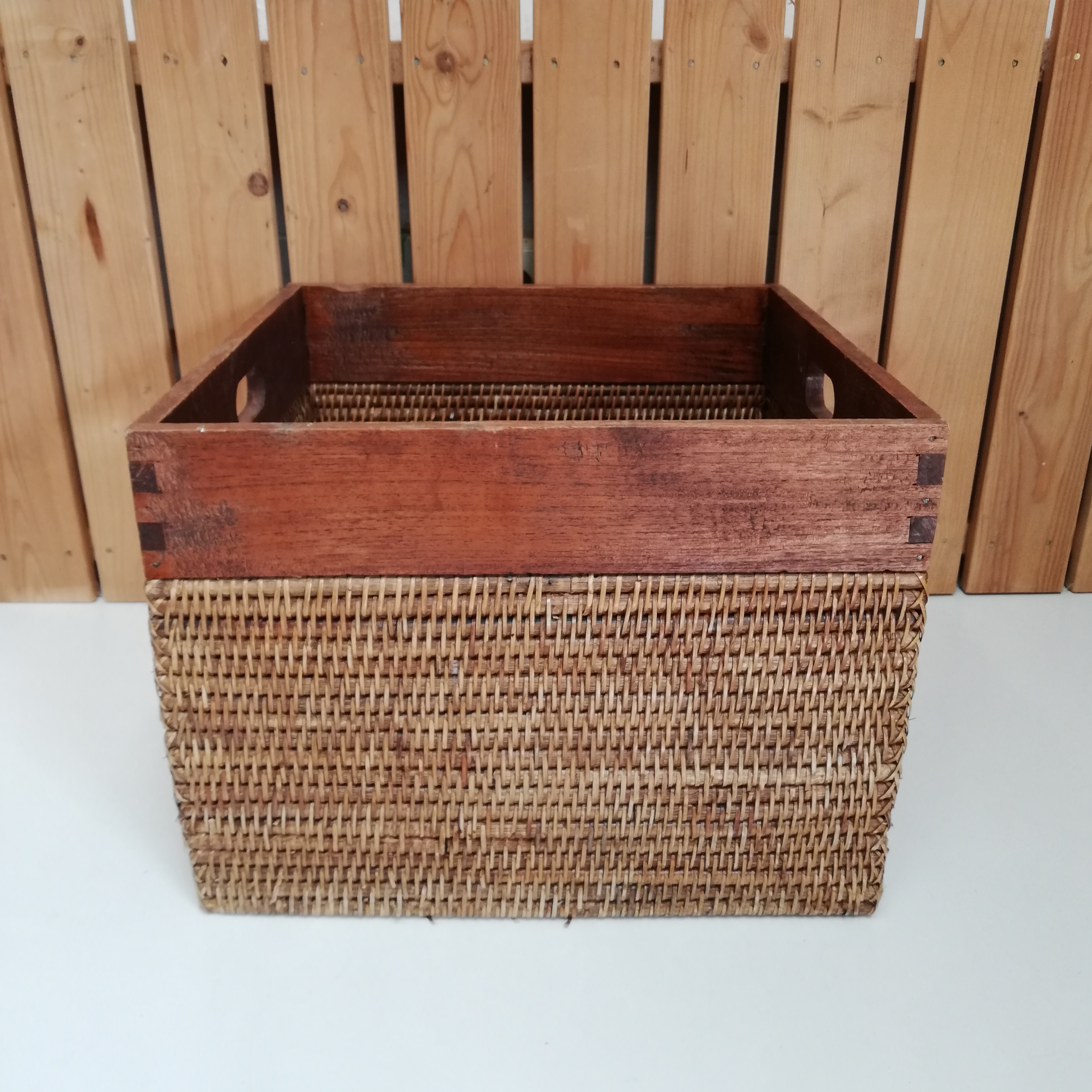 Rotan Opbergbak Met Houten Rand image 4