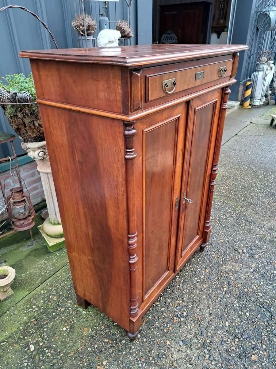 Antieke Vertico, Meidenkast Afm. 100x48cm En 137/171cm Hoog. image 4