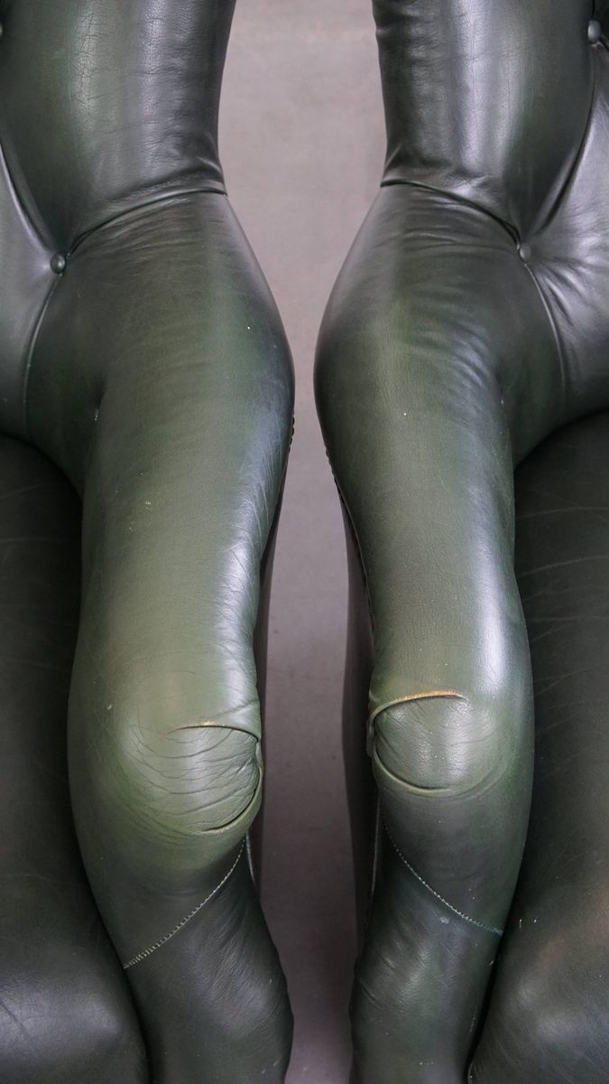 Zeer Charmante Set Van 2 Groene Rundleren Chesterfield Fauteuils In Engelse Stijl image 7