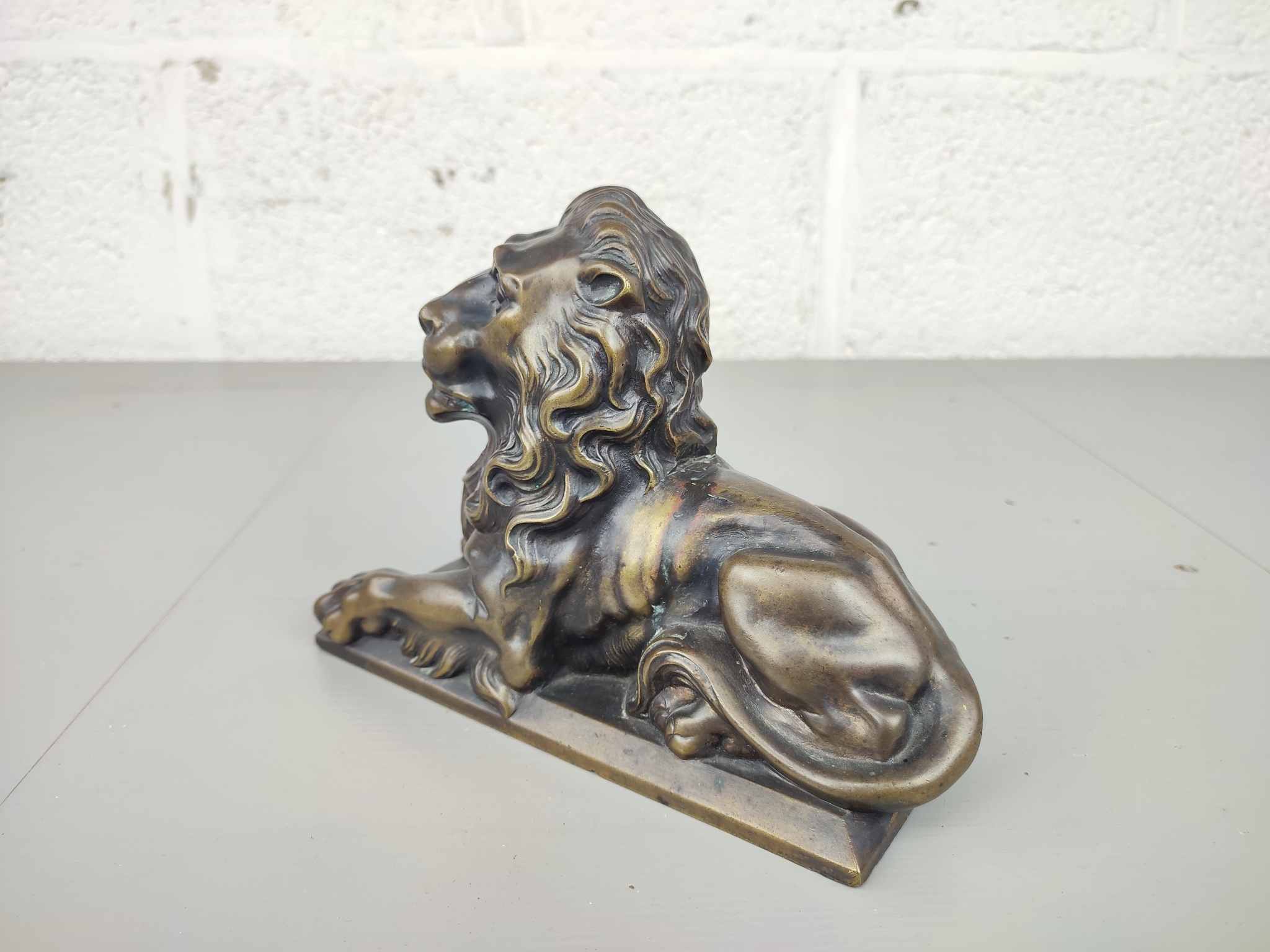 Bronzen Beeld Van Een Leeuw image 7