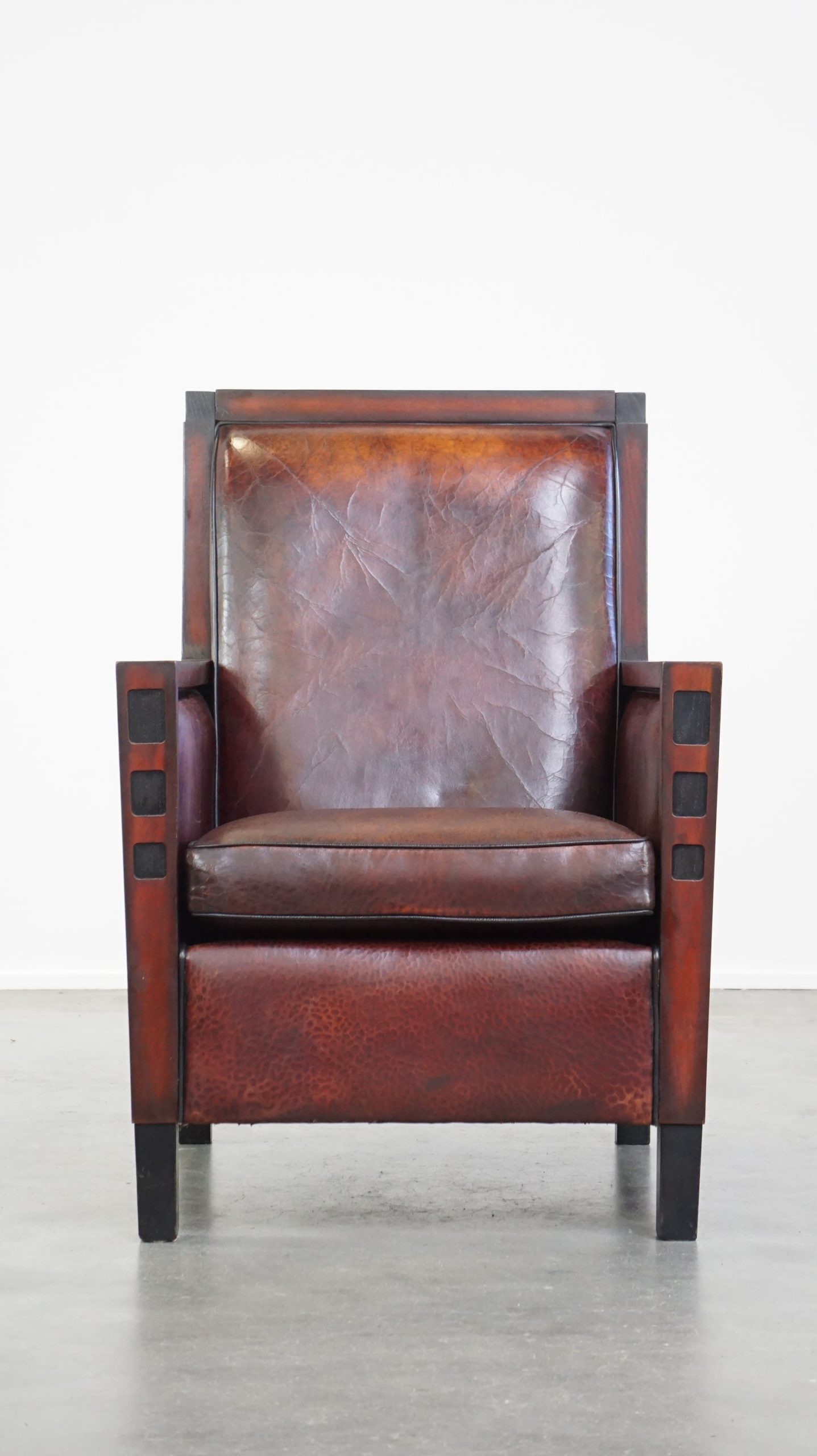 Schapenleren Art Deco Design Armchair Gecombineerd Met Hout En Een Mooi Patina image 3