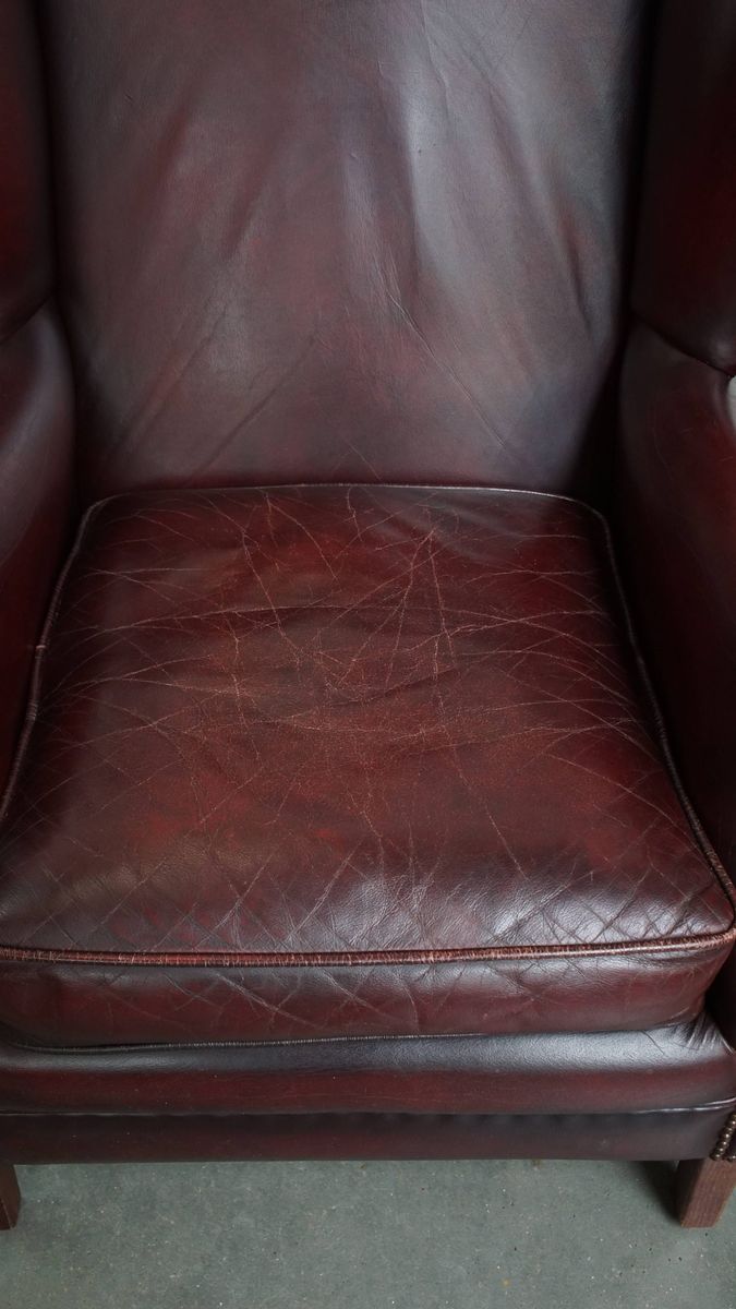 Set Van 2 Mooie En Comfortabele Bordeauxrode Rundleren Oorfauteuils In Engelse Stijl image 5