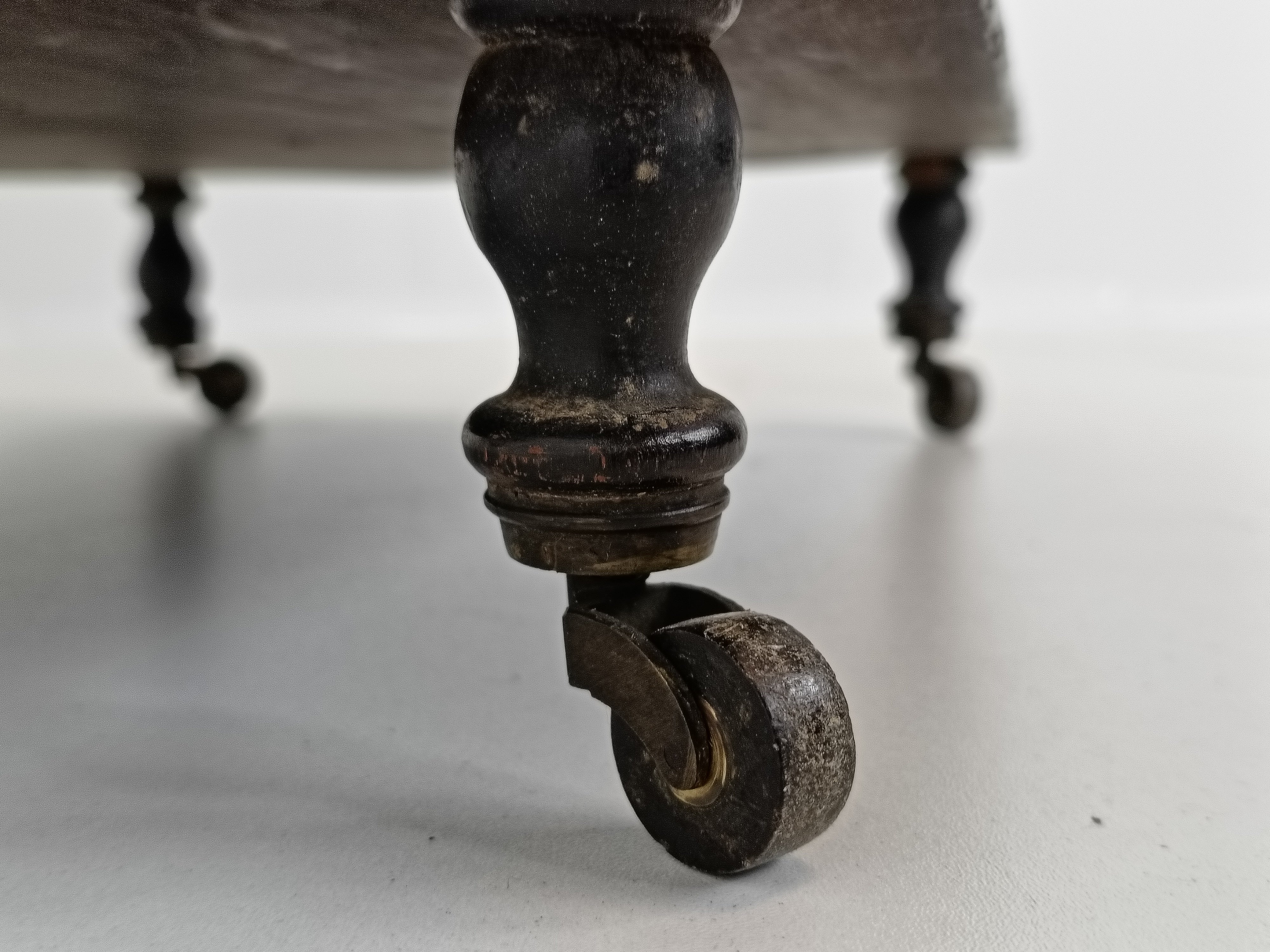 Napoleon Iii Style Bijzettafel/Kast image 13