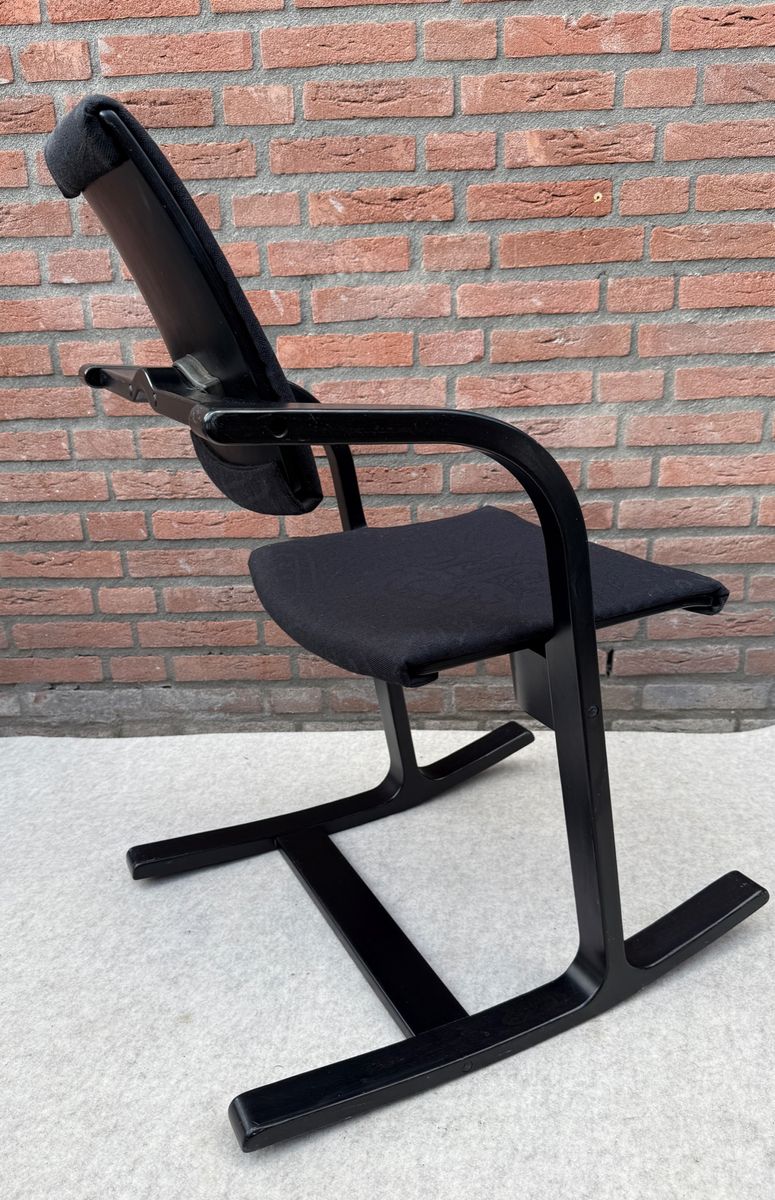 Stokke Peter Opsvik Actulum Ergonomisch Gevormde Schommelstoel - Zwarte Bekleding En Houten Frame image 12