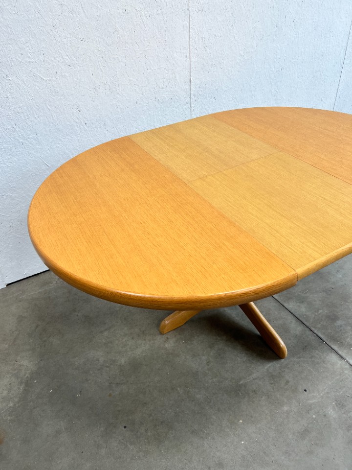 Vintage Ronde Uitschuifbare Eettafel, Licht Eiken. image 11