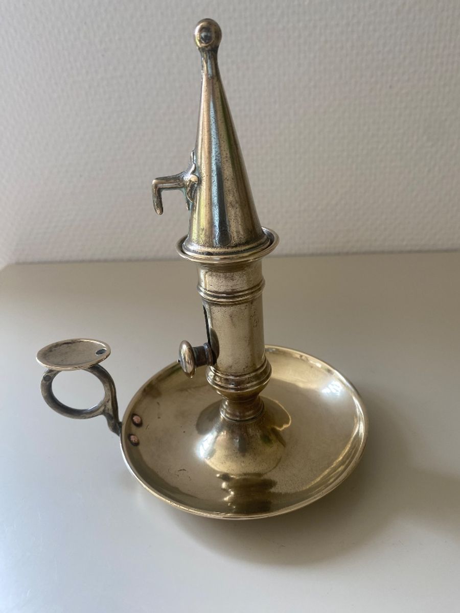 Antieke Kandelaar In Massief Koper image 6