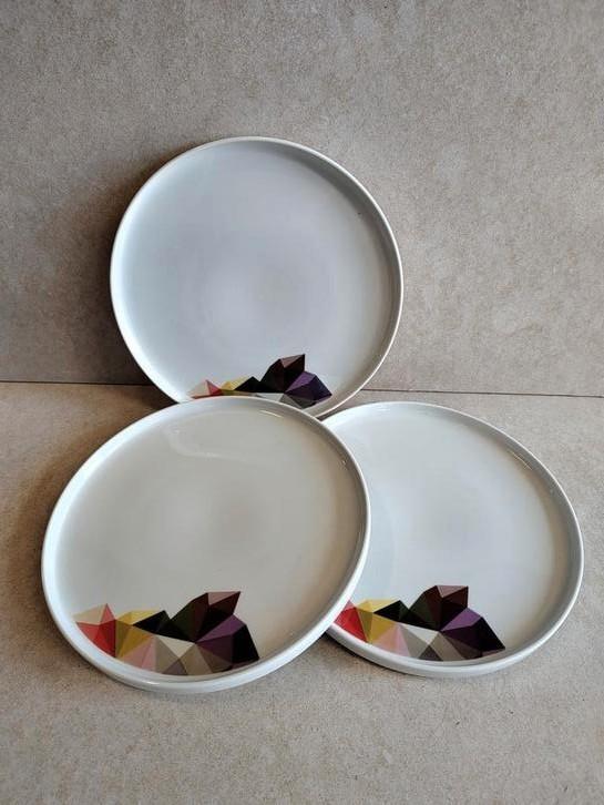Dinner Borden, Collector's Item image 2