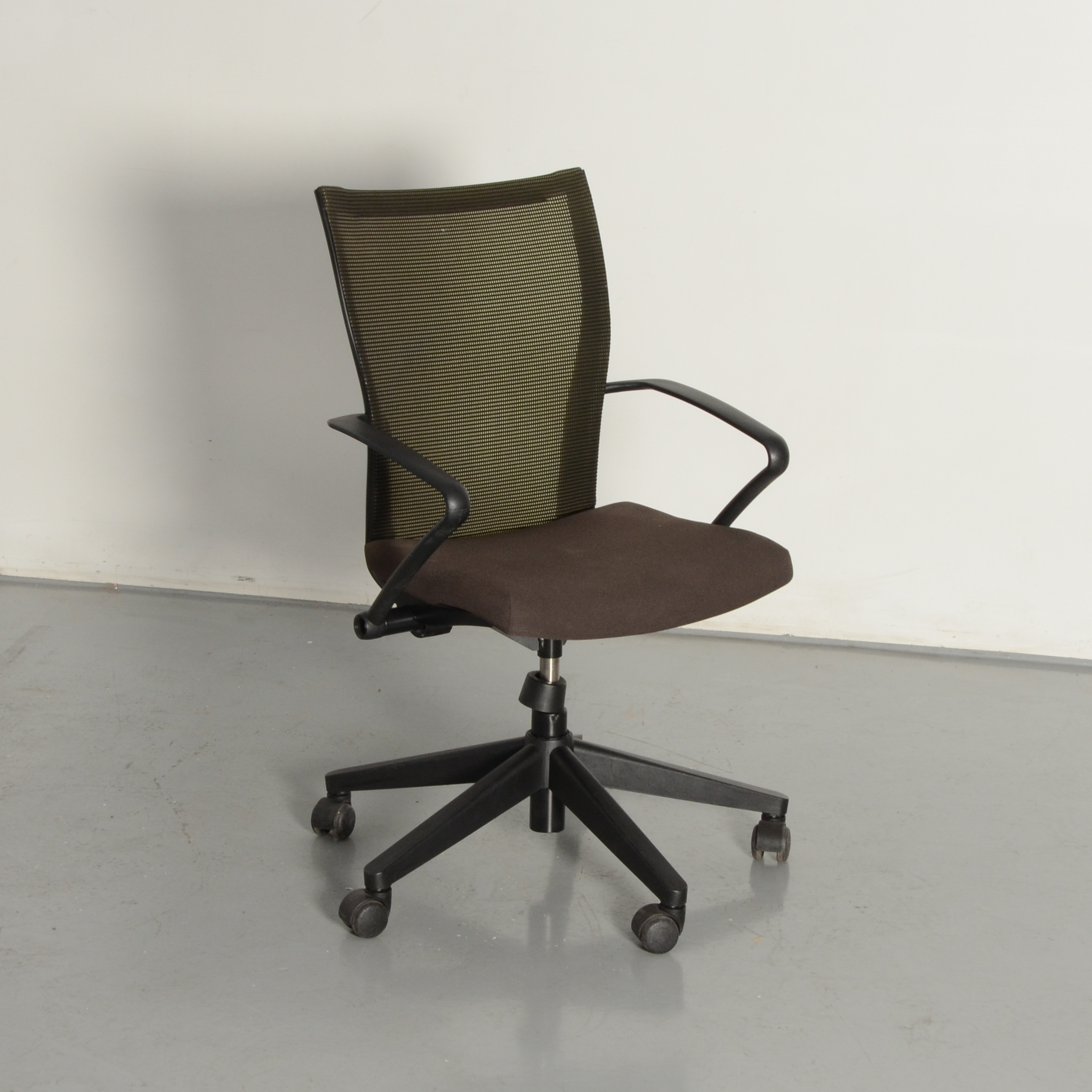 Comforto Dx9989 Bureaustoel, Antraciet / Mesh, Vaste Armleggers image 2