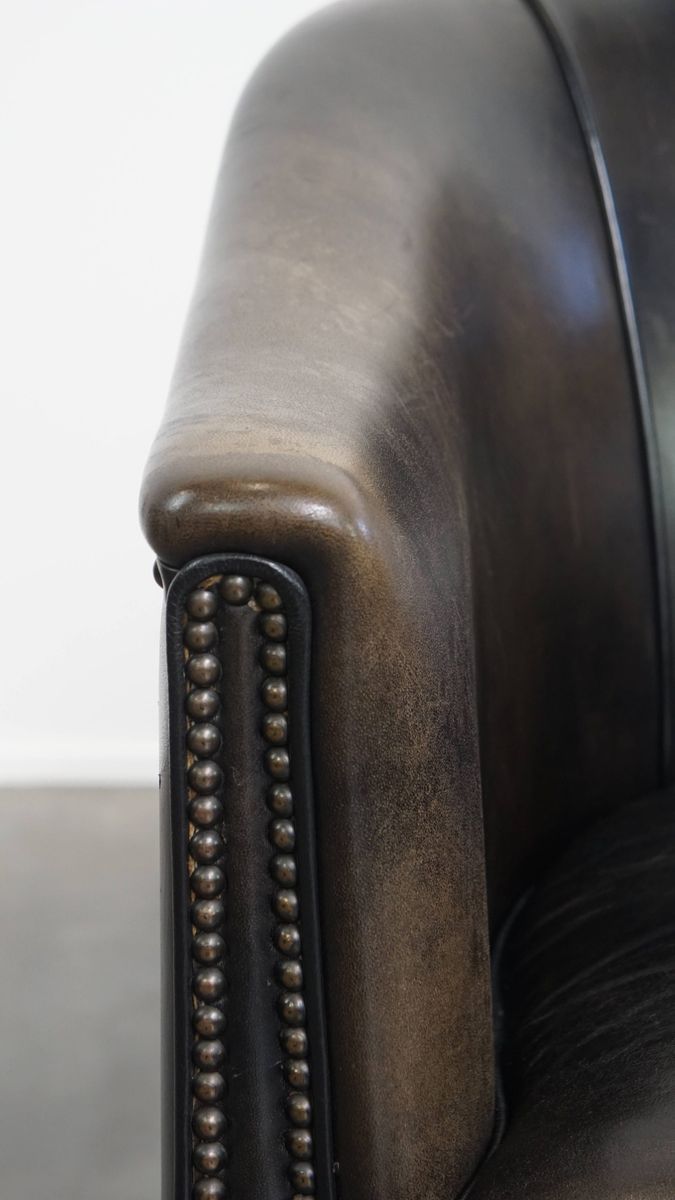 Unieke Set Van 2 Subtiele Zwart/ Grijze Schapenleren Clubfauteuils Met Een Mooi Patina image 11