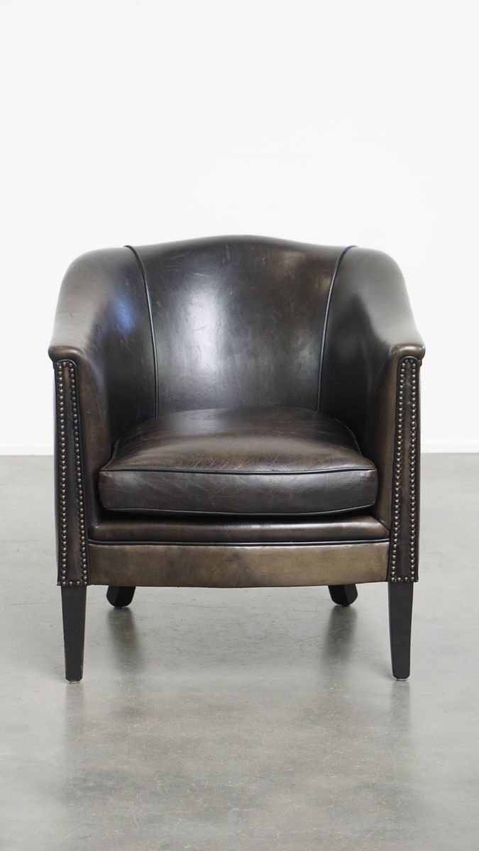 Unieke En Subtiele Zwart/ Grijze Schapenleren Clubfauteuil Met Een Mooi Patina image 2