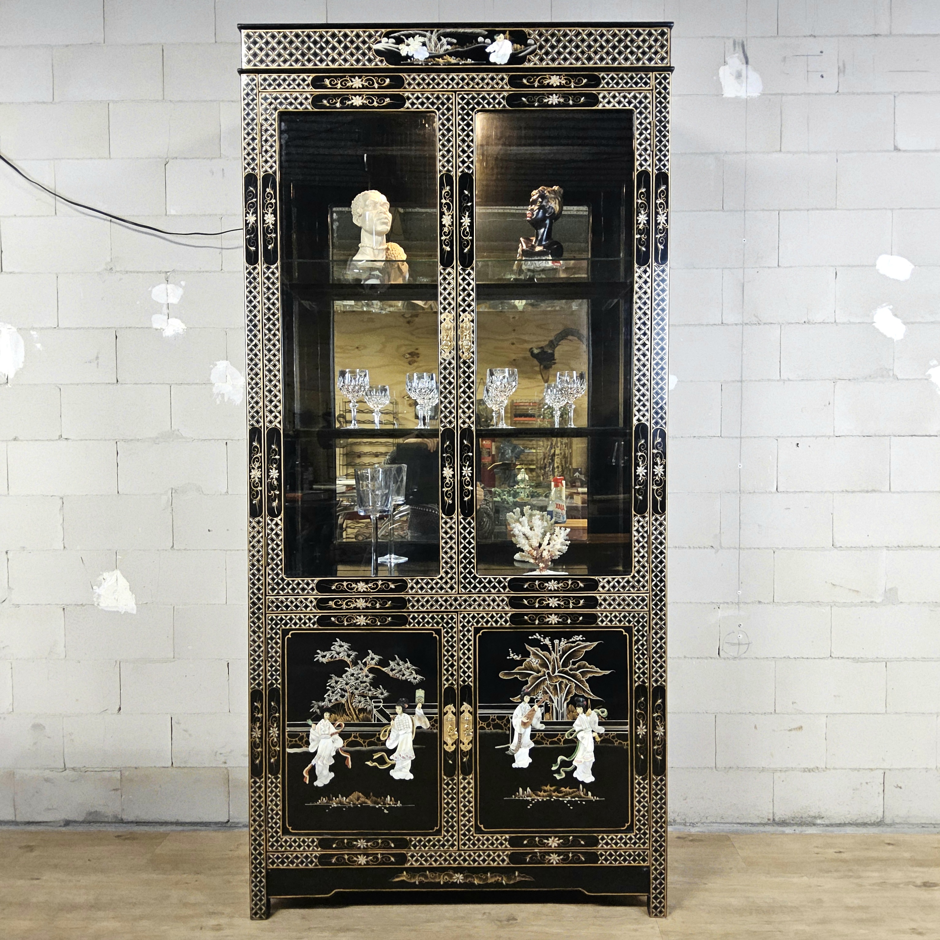 Vintage Chinese Vitrinekast / Aziatische Kast / Chinoiserie / Oosterse Kast / Display Cabinet / Bohemian Kast image 2