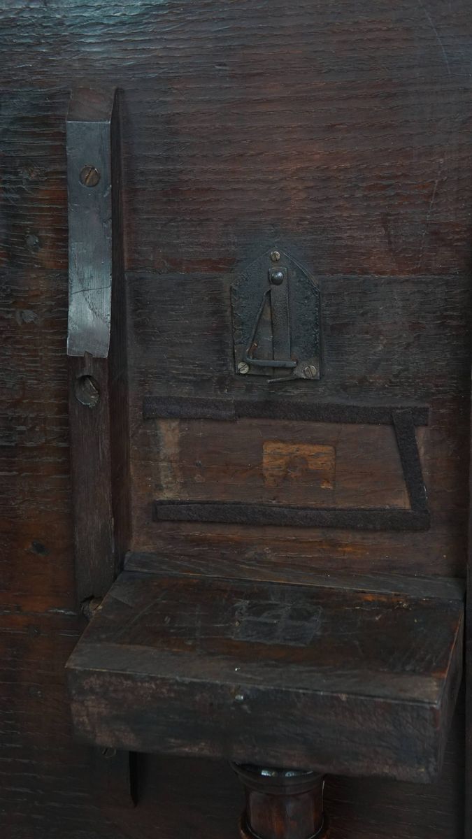 Leuke Antieke Engelse Ronde Wijn/ Tilt Top Table/ Bijzettafel Uit De 19e Eeuw Met Een Rond Blad image 10