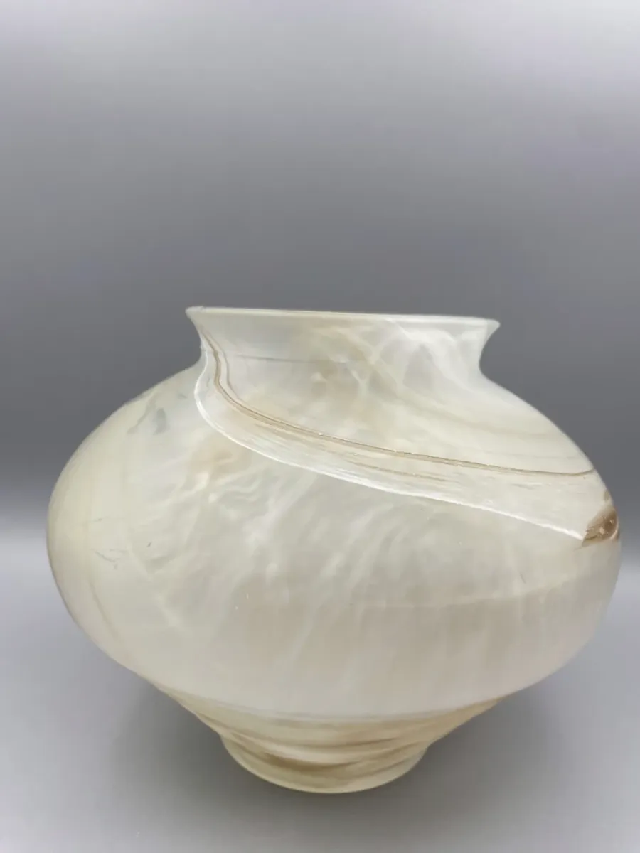 Beeldschone Vaas Gemarmerd Melkglas image 2