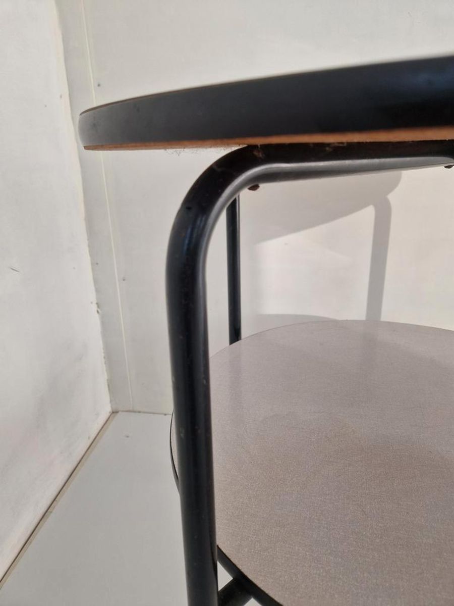Thonet Mr517/1 Mies Van Der Rohe Bijzettafel. image 7