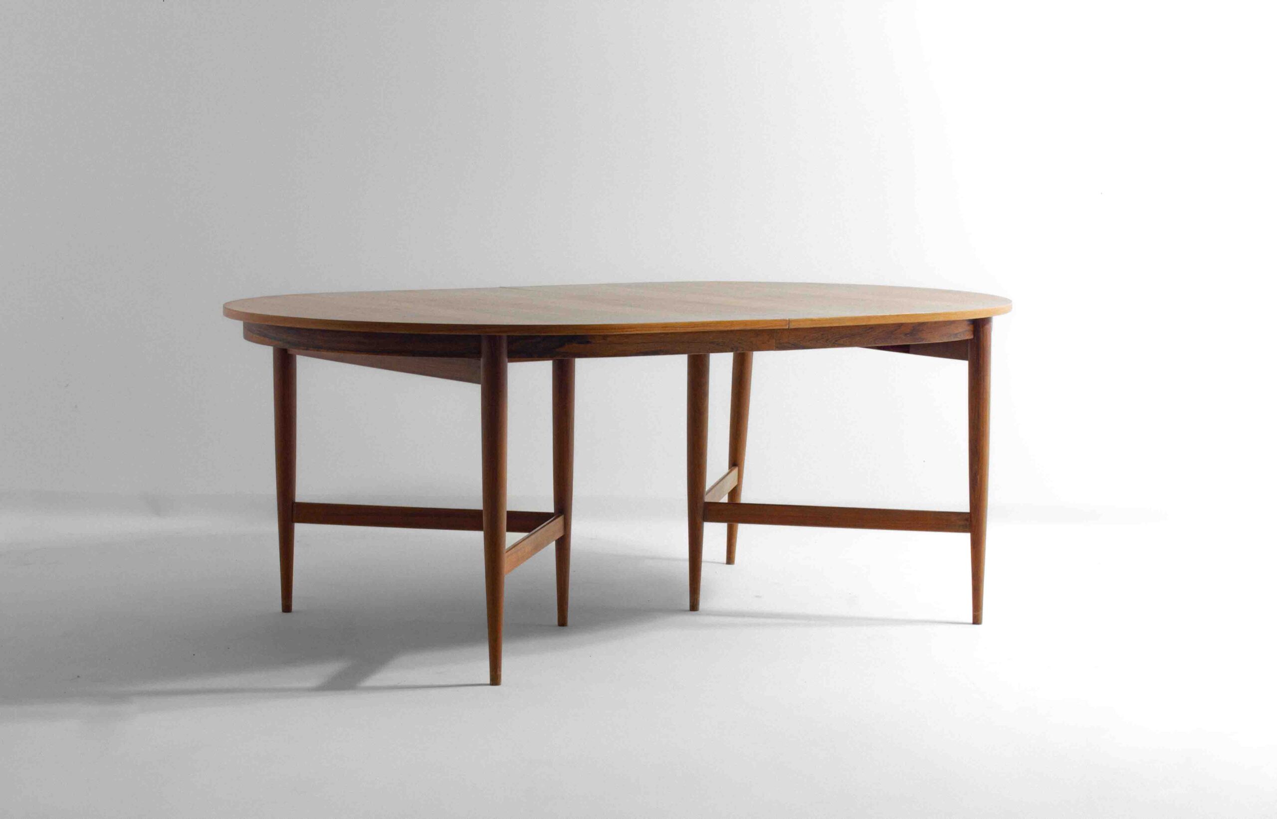Mid-century Uittrekbare Ovale Eettafel Van Oswald Vermaercke In Teak image 4
