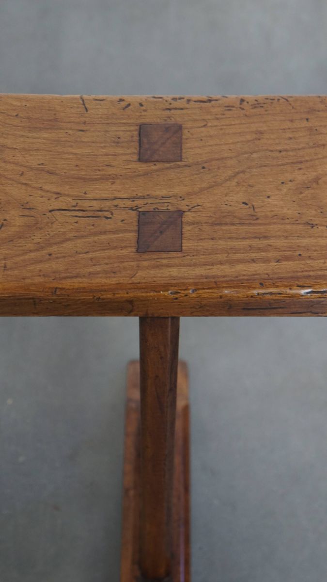 Antieke Halbank/ Bank Voor Aan De Eettafel Met Een Stijlvolle En Tijdloze Uitstraling image 9